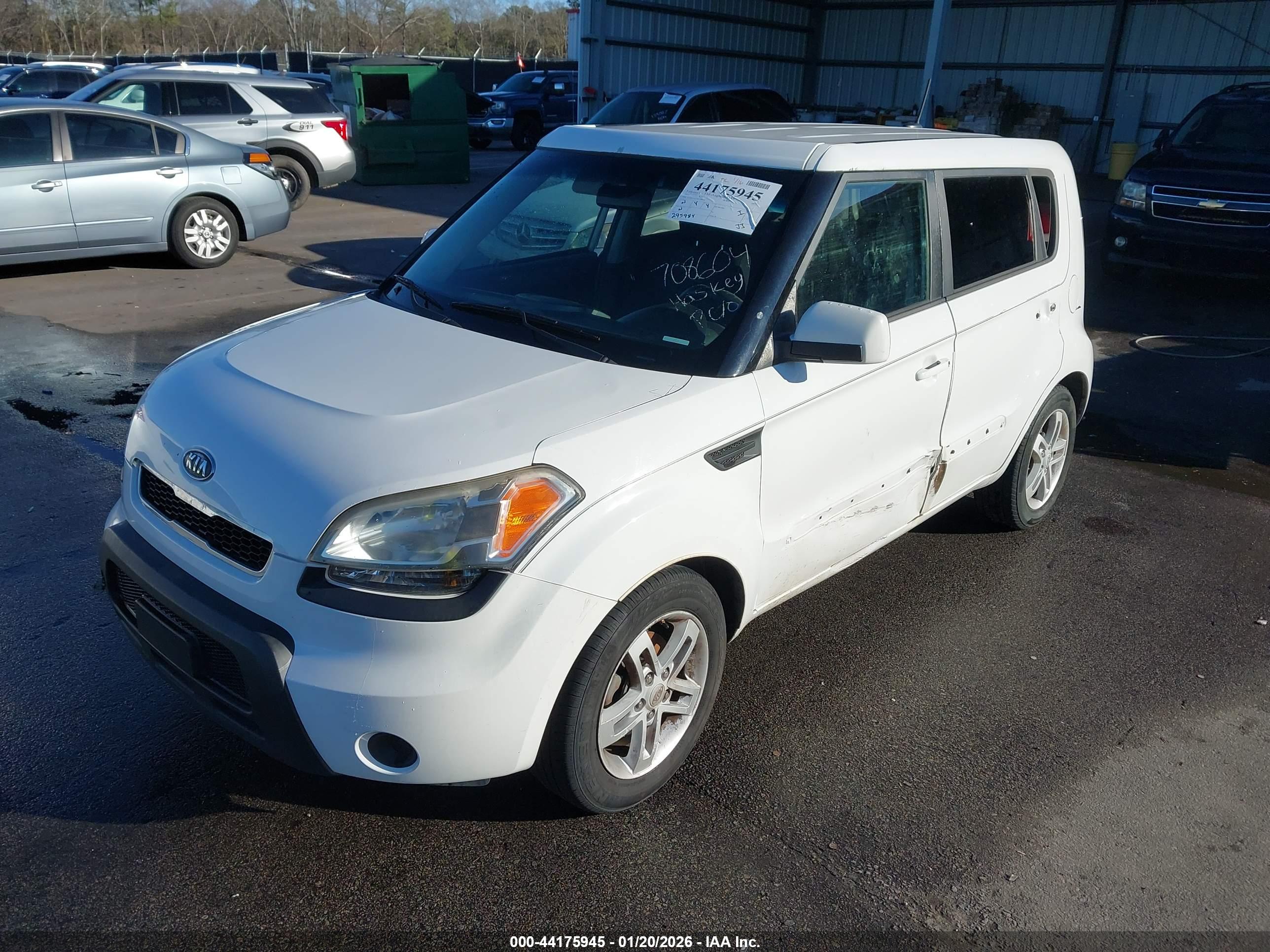 KIA SOUL image 2