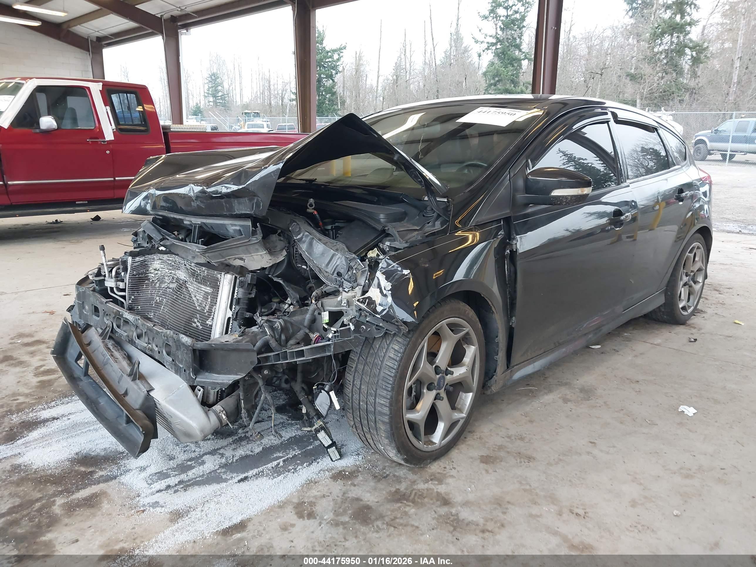 FORD FOCUS image 2