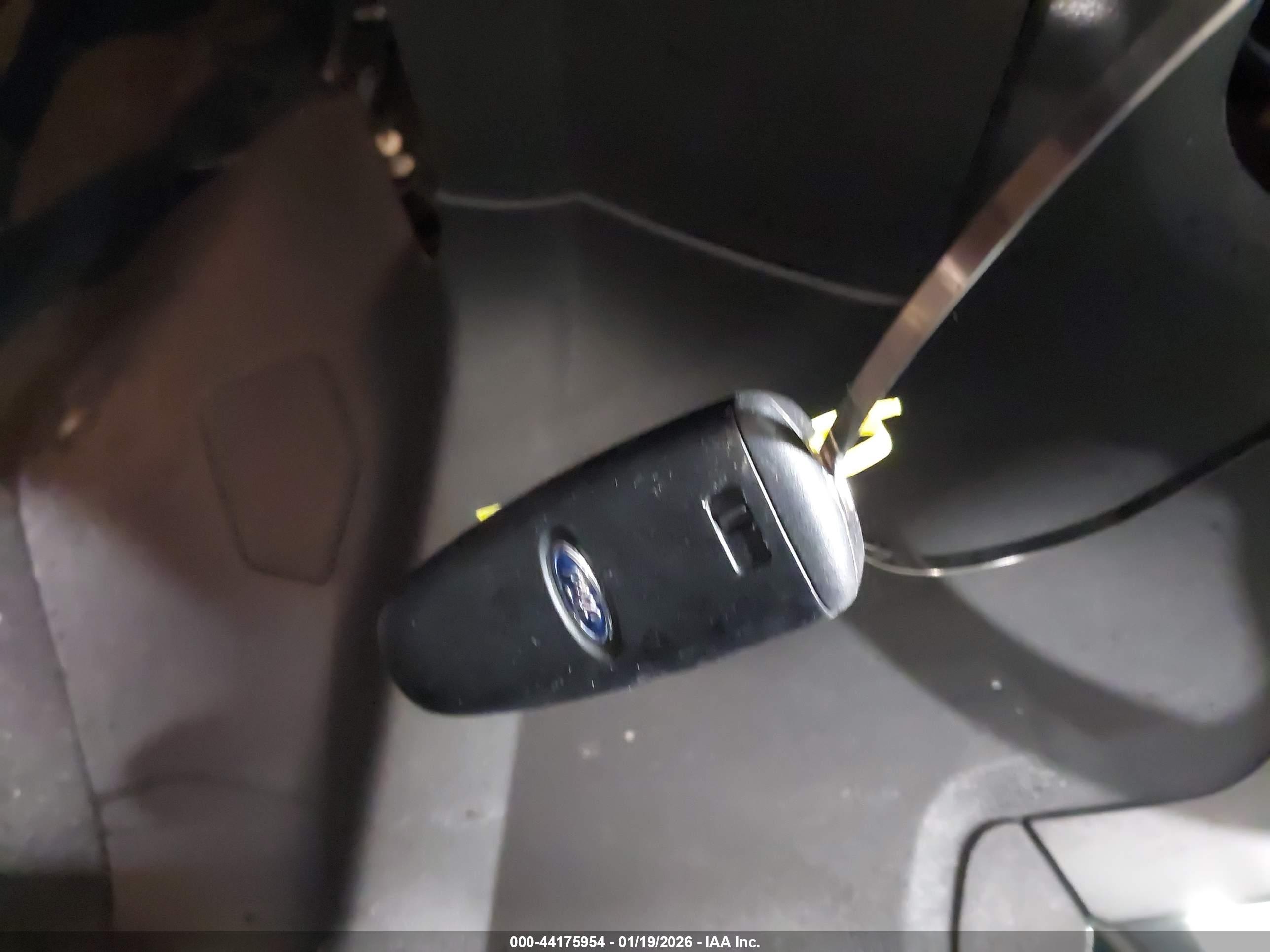 FORD ESCAPE image 11