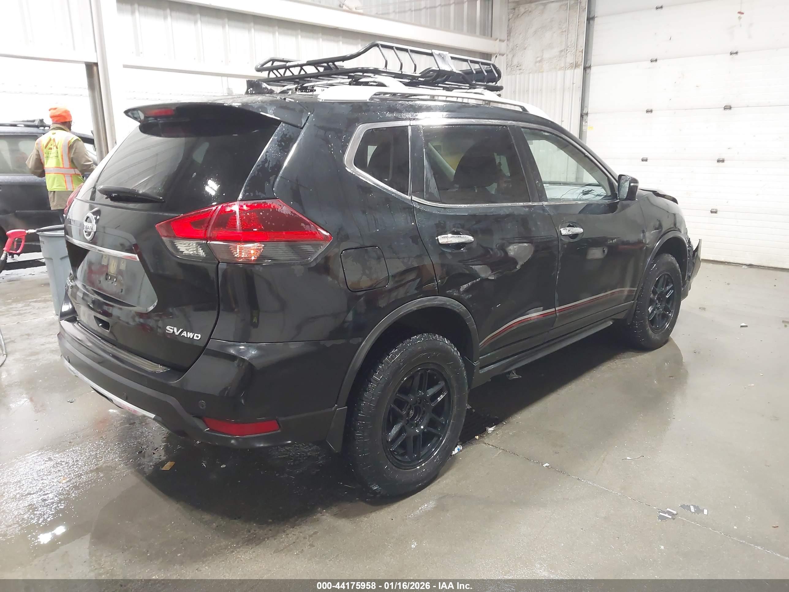 NISSAN ROGUE image 4