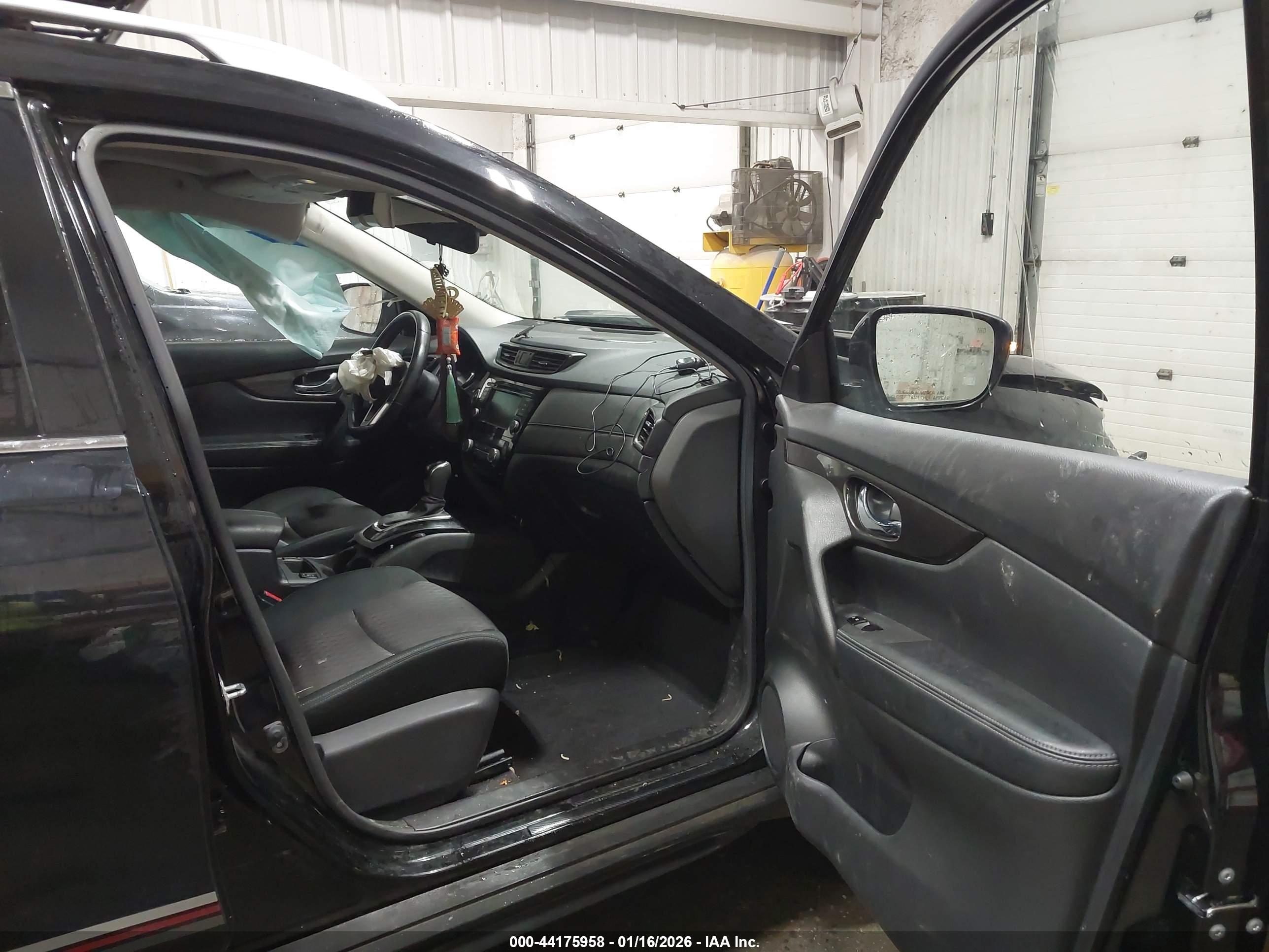 NISSAN ROGUE image 5