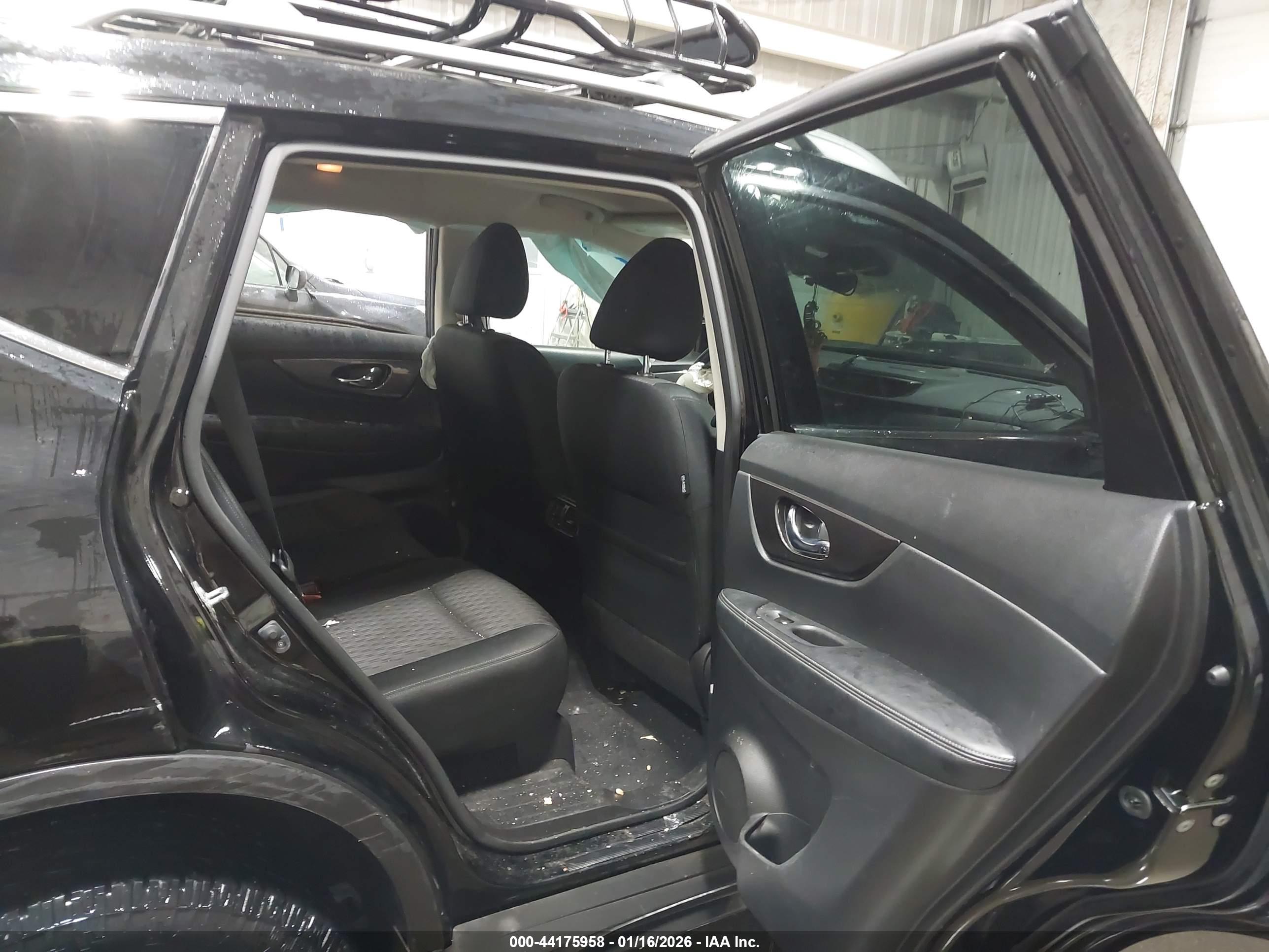 NISSAN ROGUE image 8