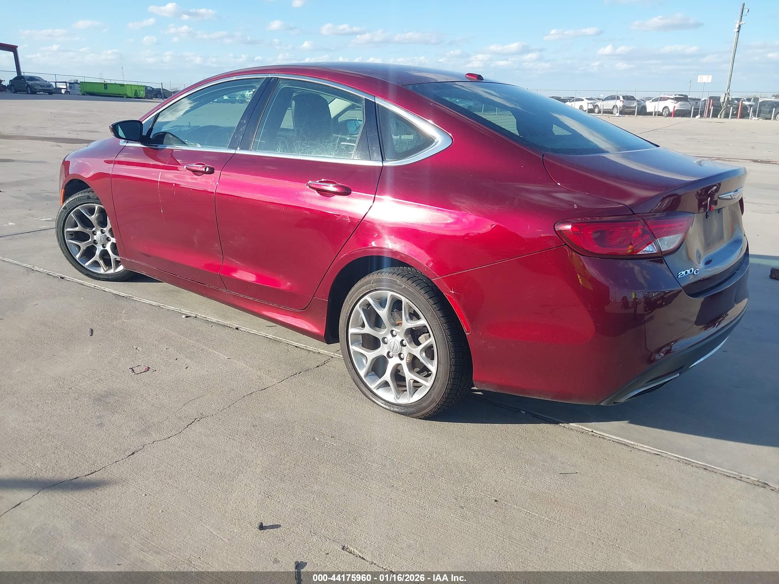 CHRYSLER 200 image 3