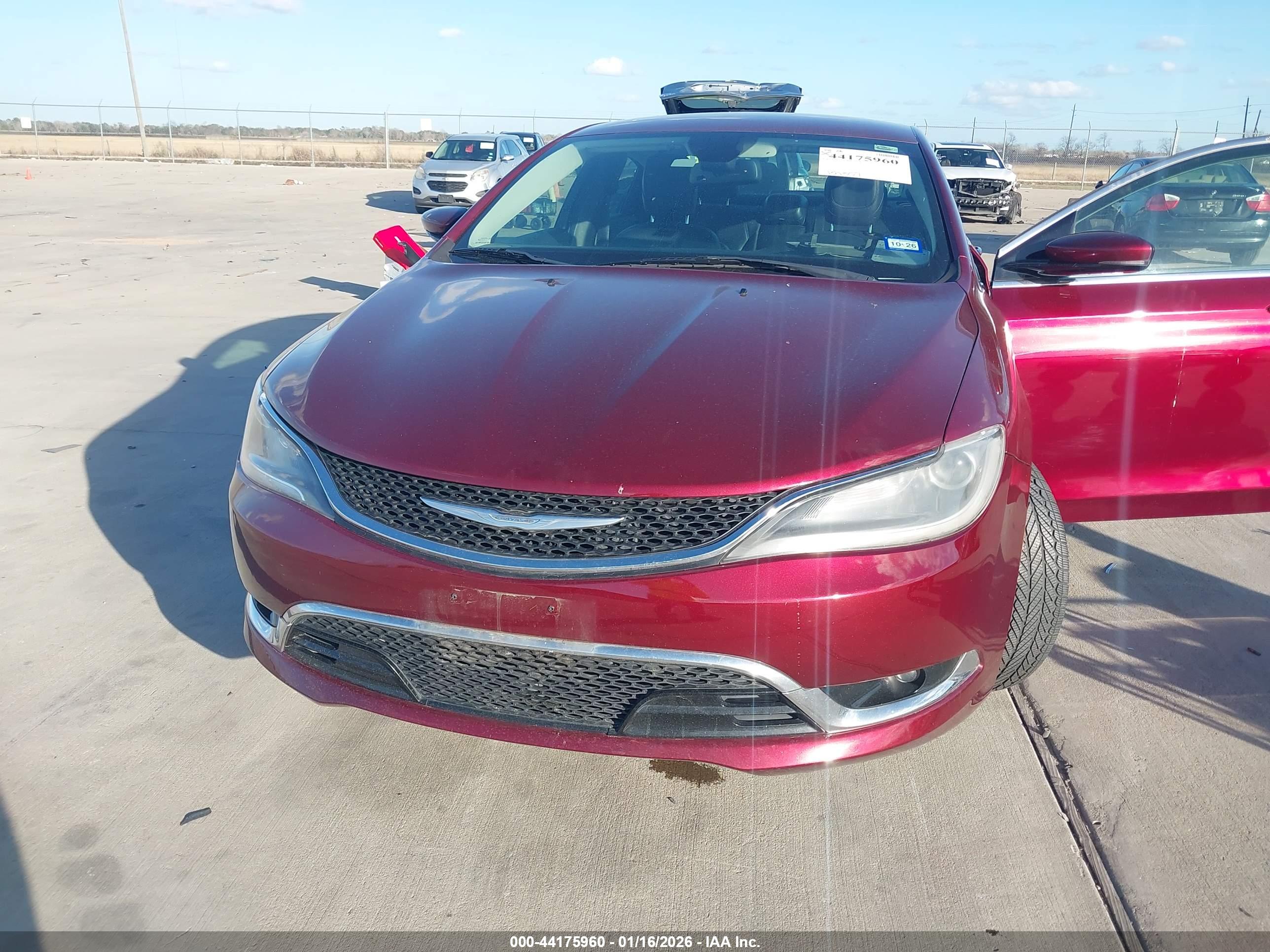 CHRYSLER 200 image 6