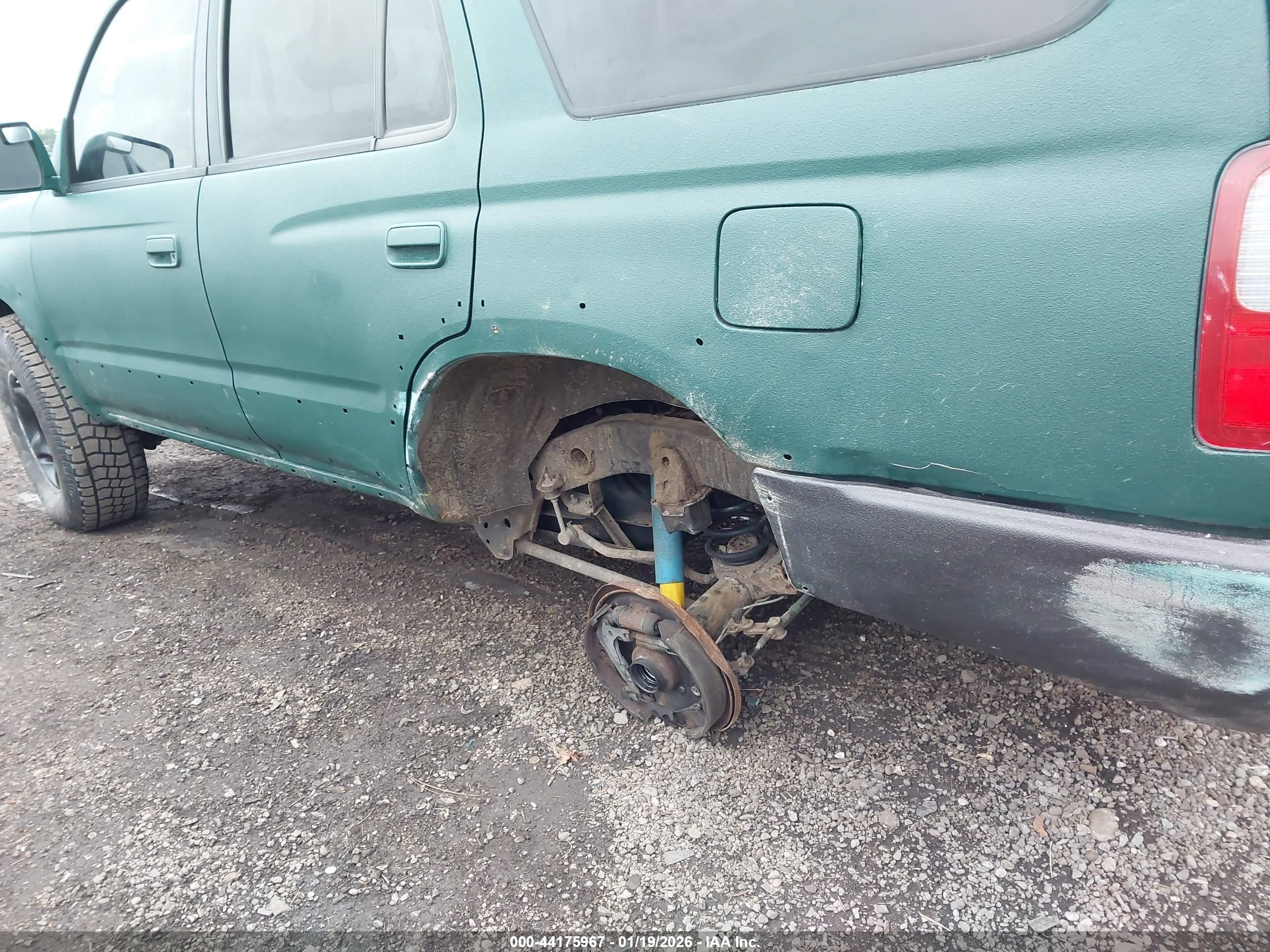 TOYOTA 4RUNNER image 6