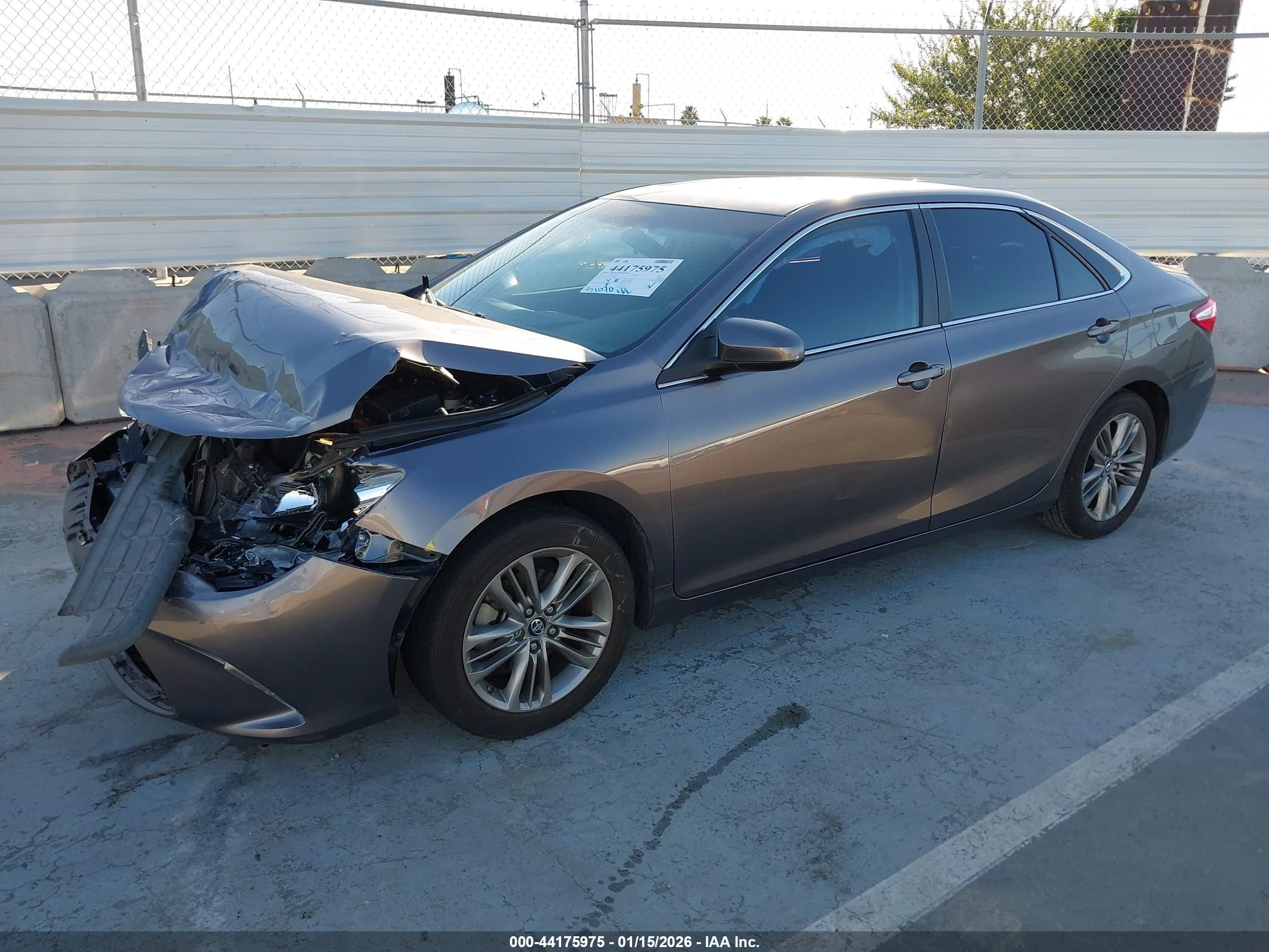 TOYOTA CAMRY image 2