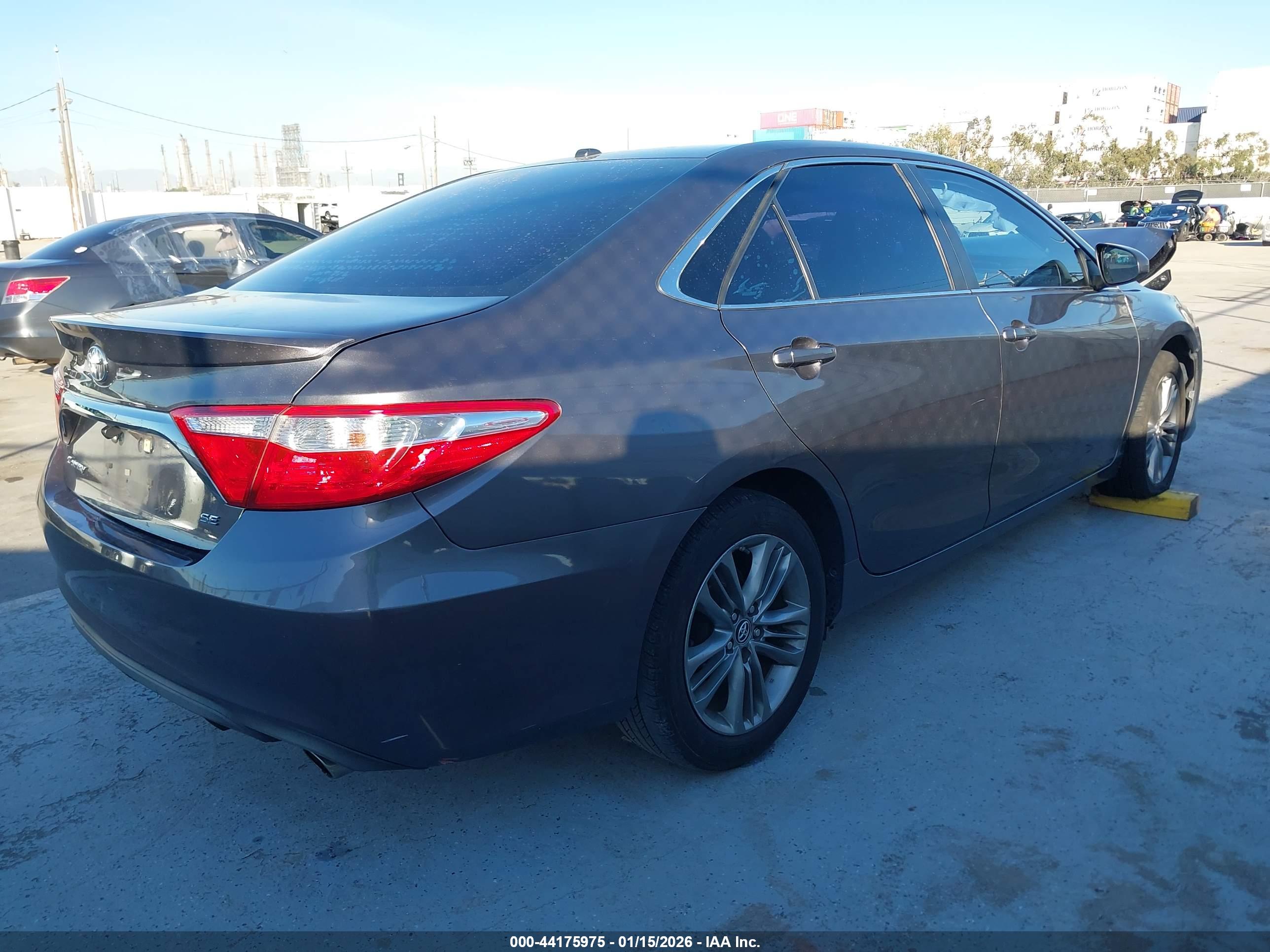 TOYOTA CAMRY image 4