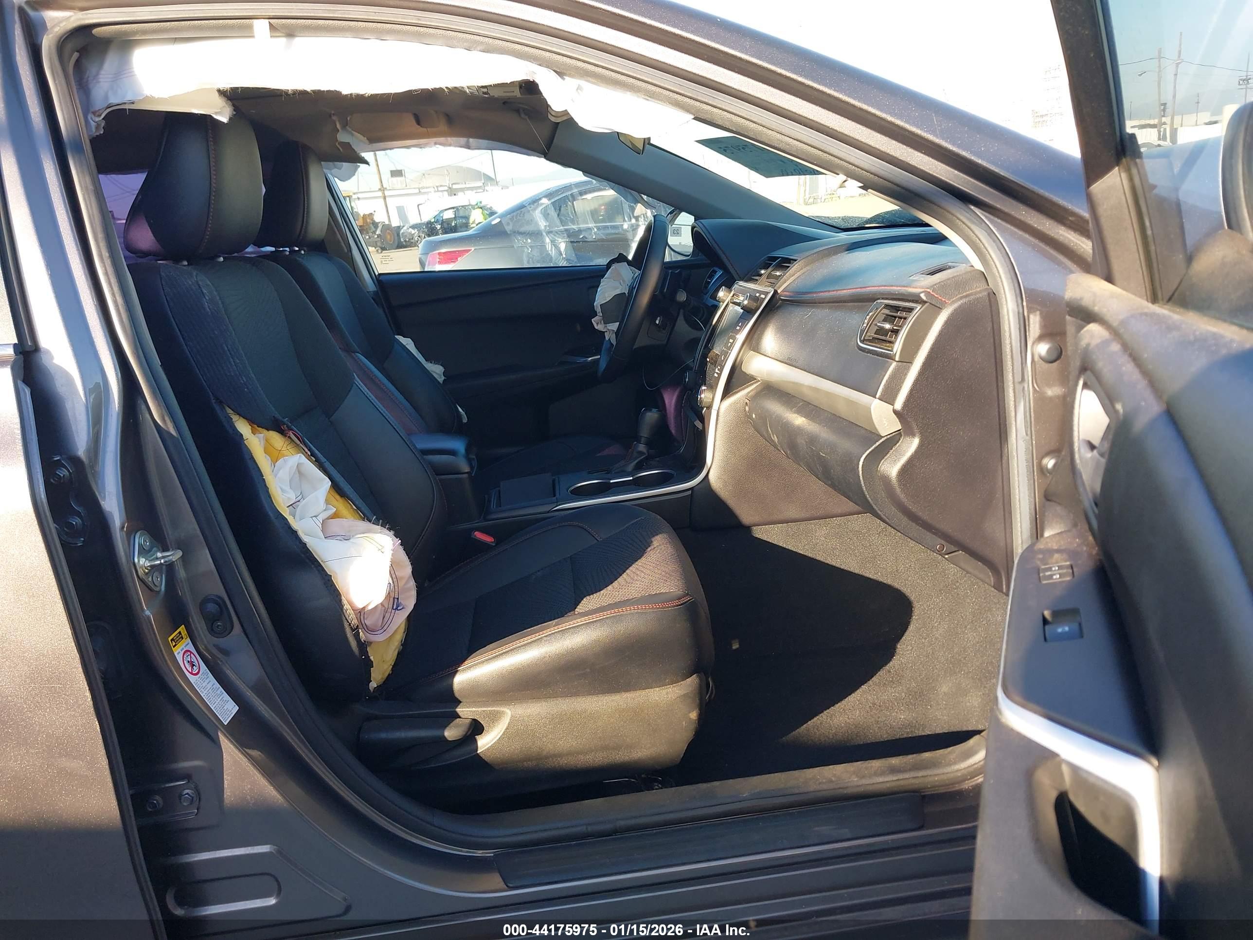 TOYOTA CAMRY image 5