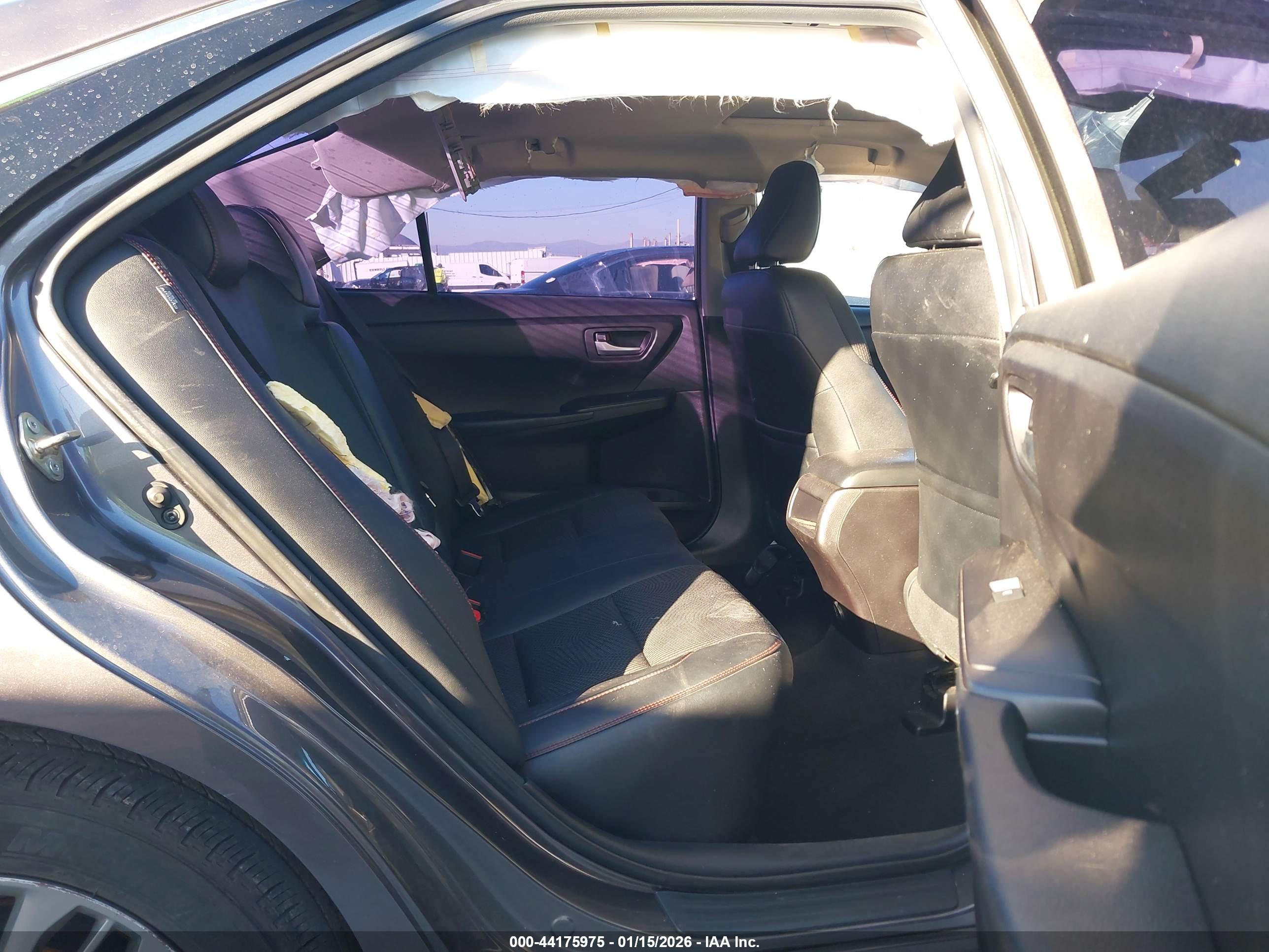 TOYOTA CAMRY image 8