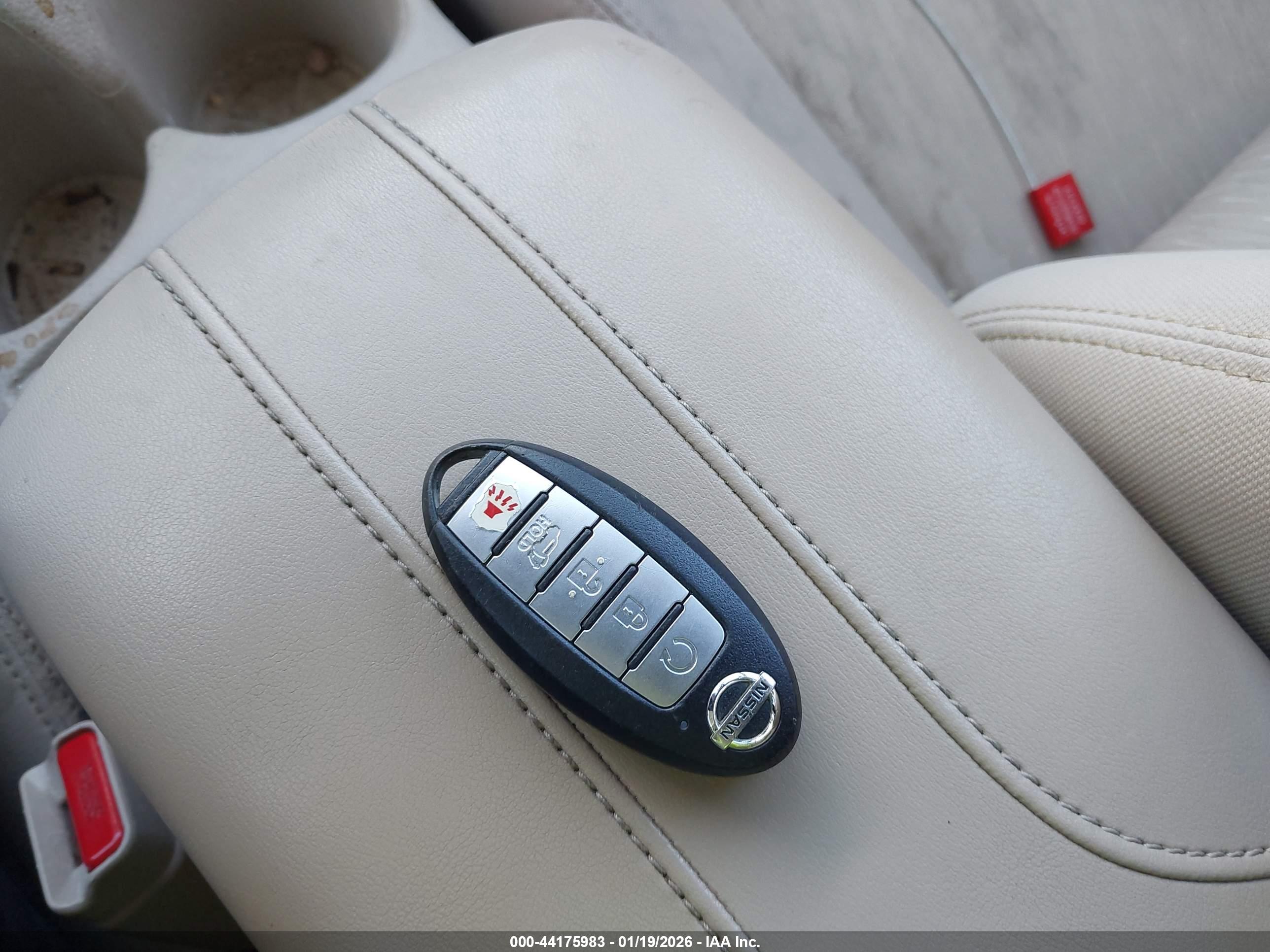 NISSAN ROGUE image 11