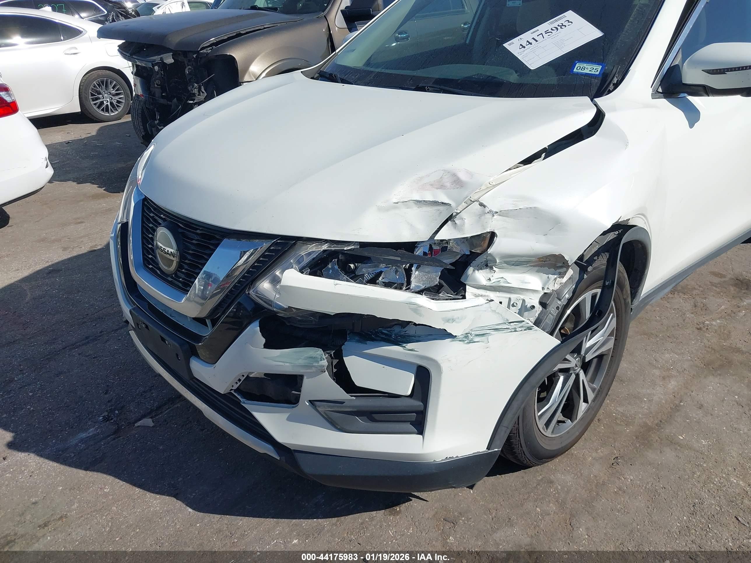 NISSAN ROGUE image 6