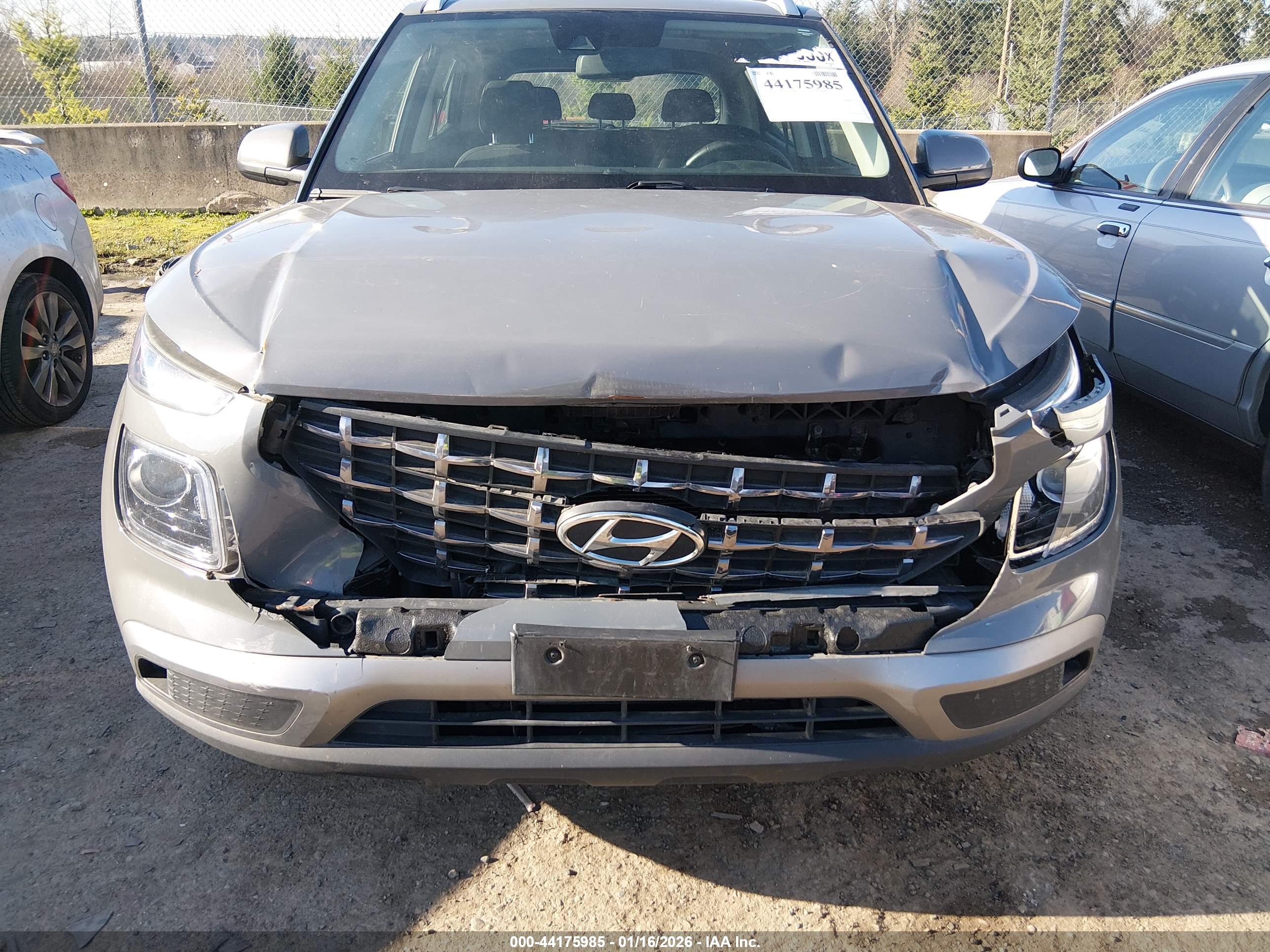HYUNDAI VENUE image 6