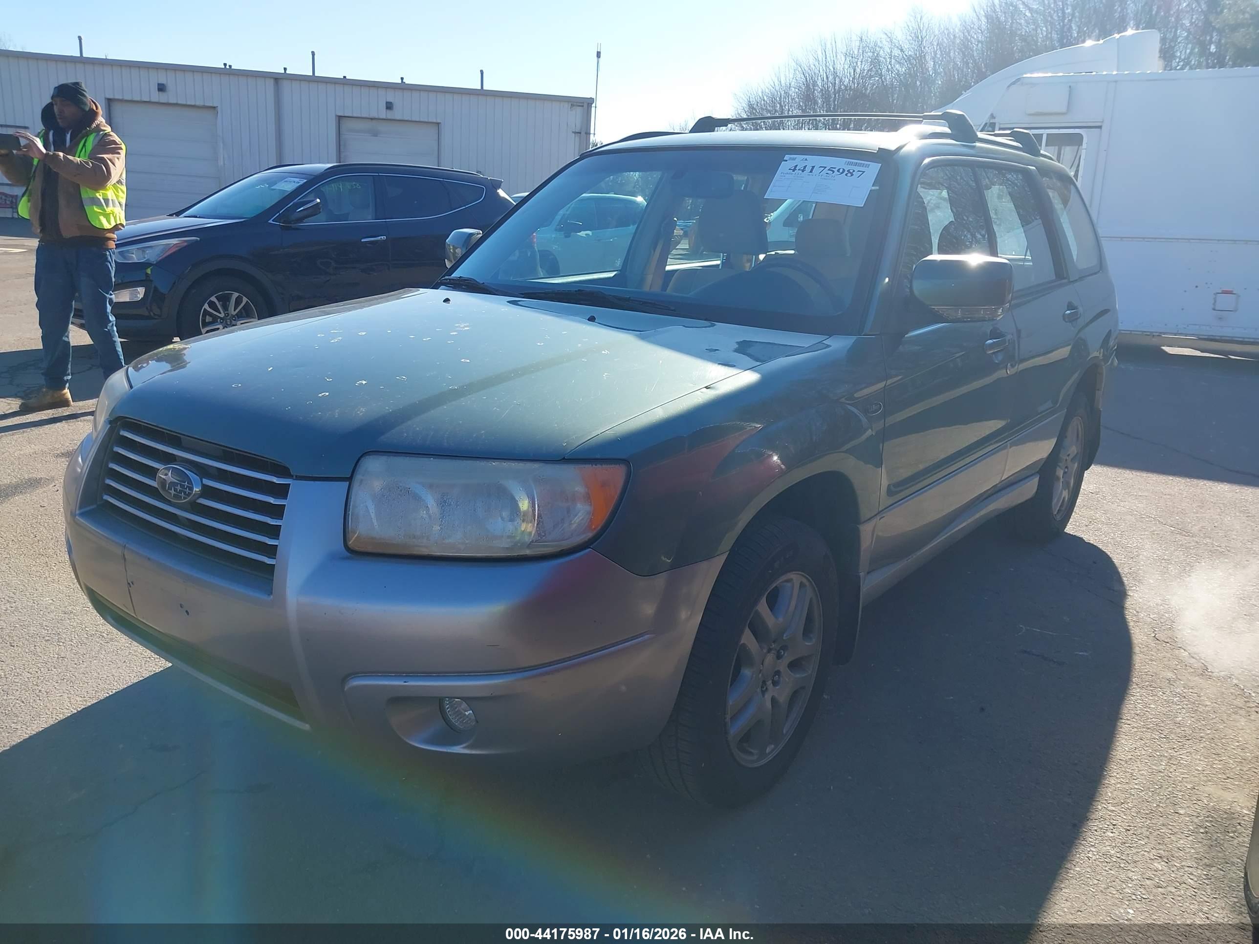 SUBARU FORESTER image 2