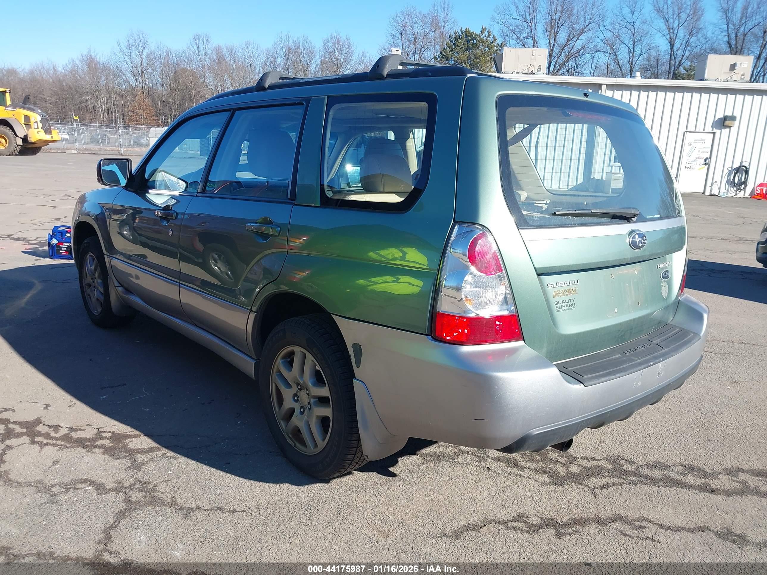 SUBARU FORESTER image 3