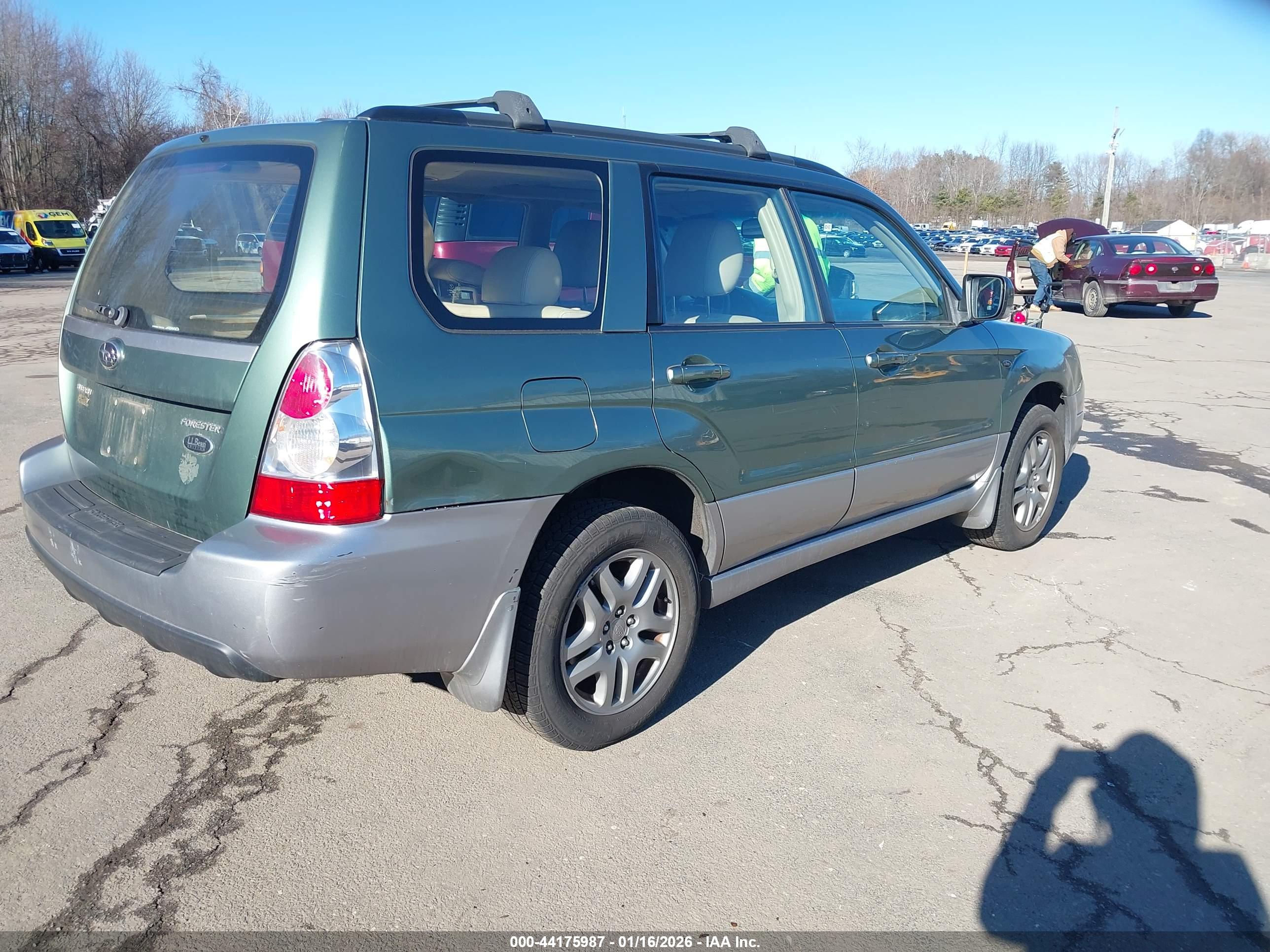 SUBARU FORESTER image 4