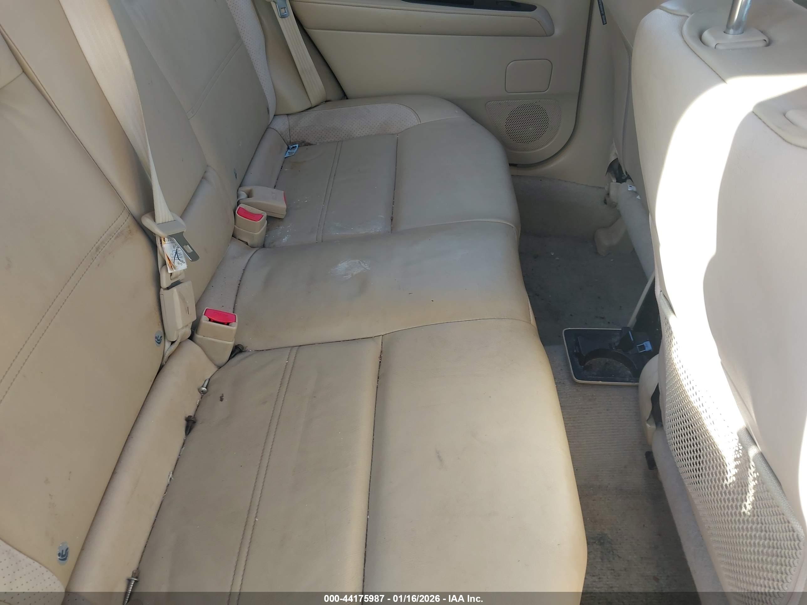 SUBARU FORESTER image 8