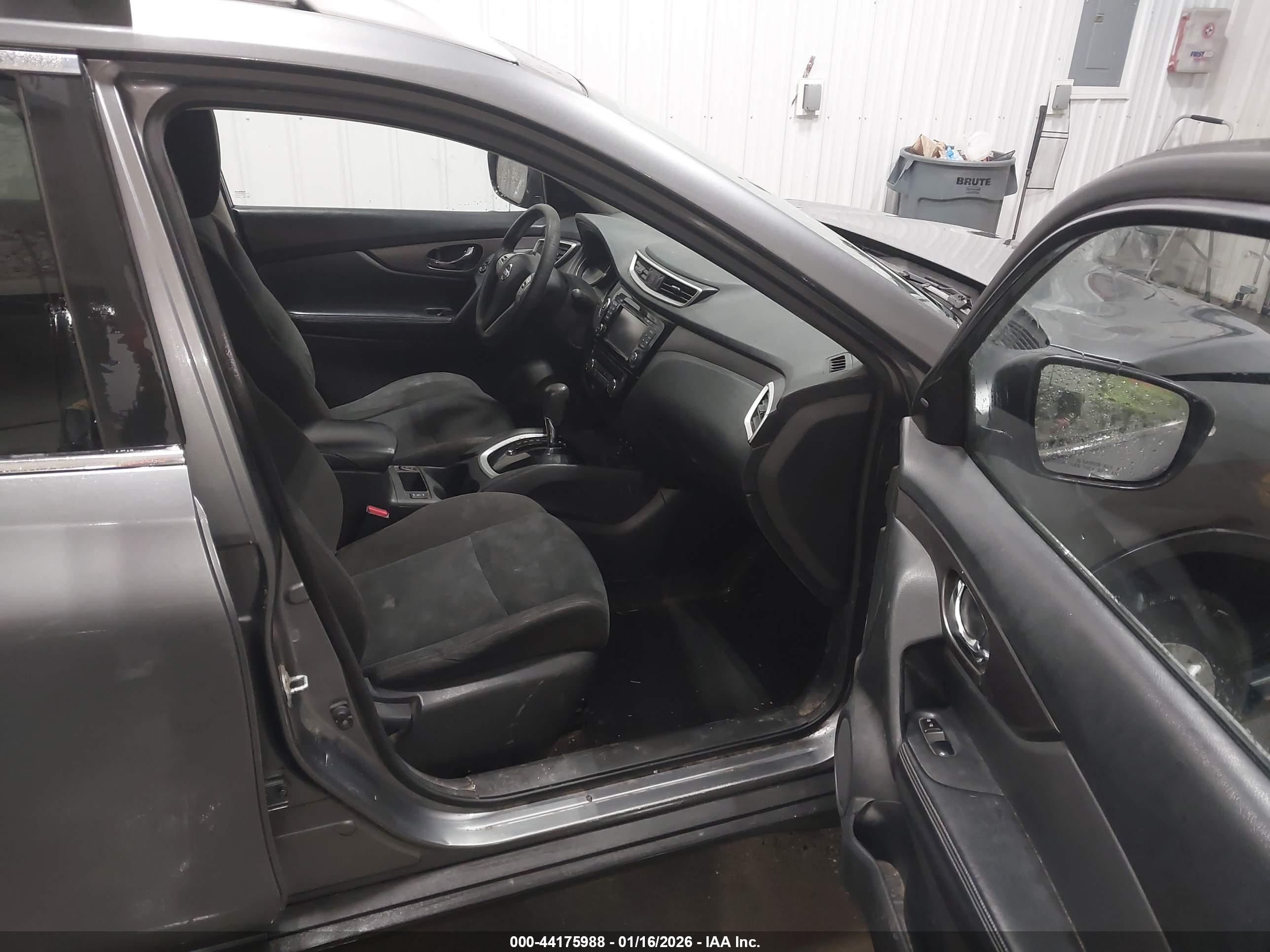 NISSAN ROGUE image 5