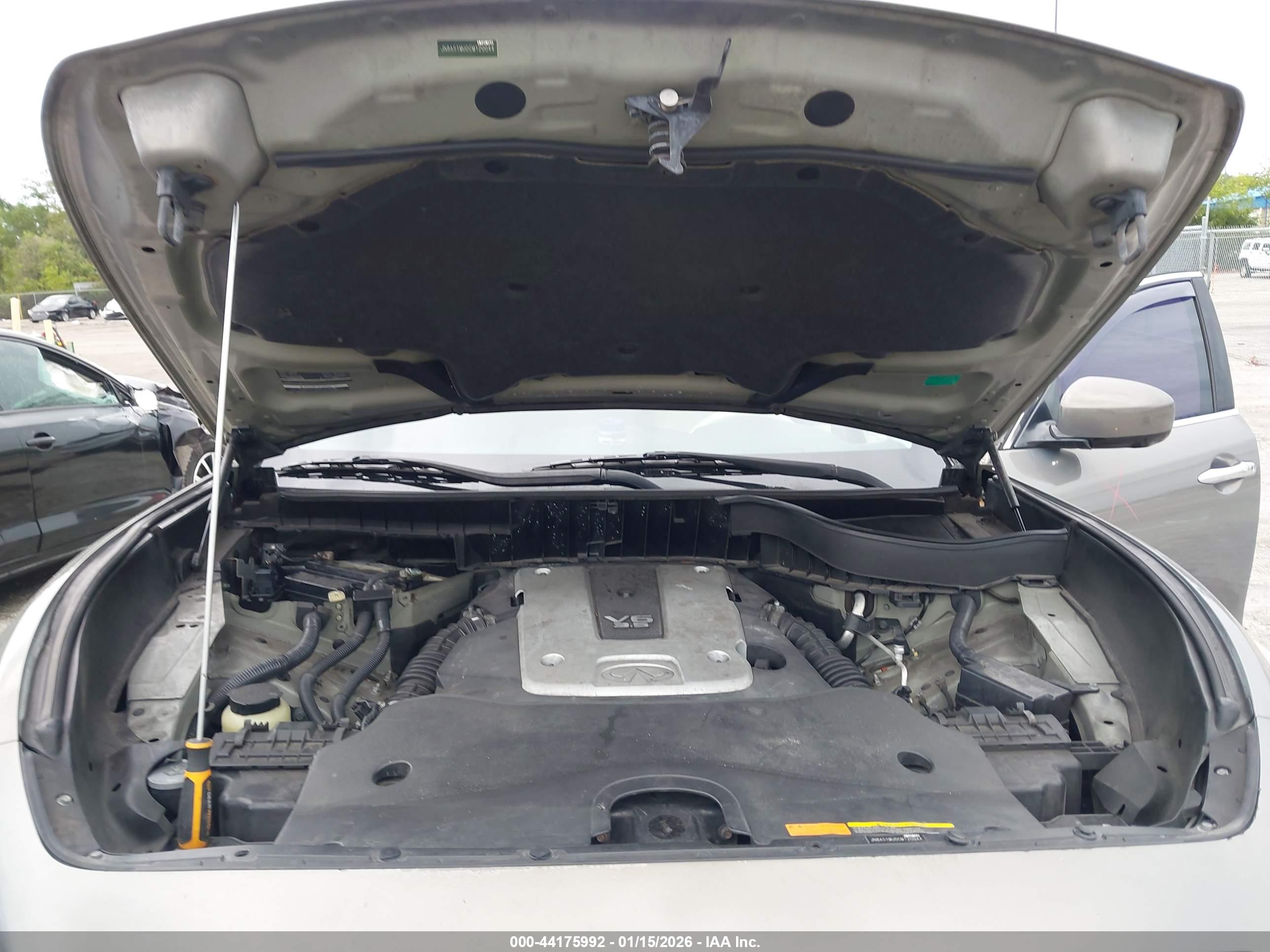 INFINITI FX35 image 10