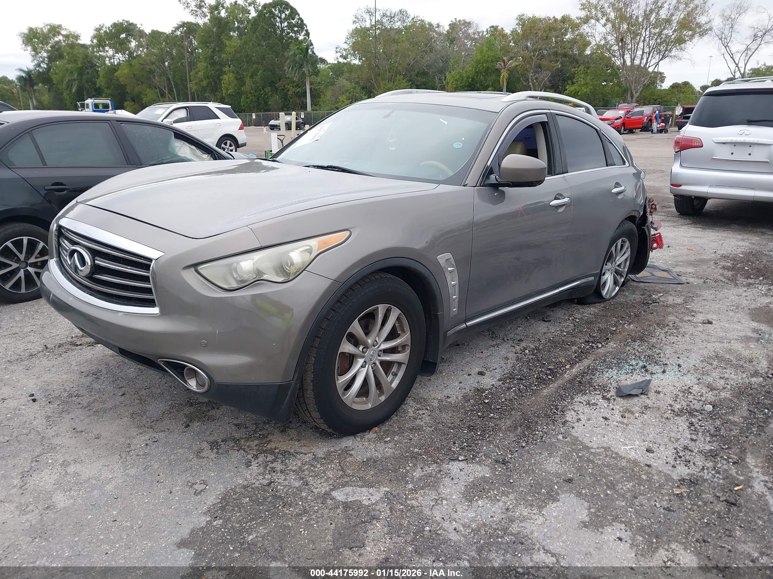 INFINITI FX35 image 2