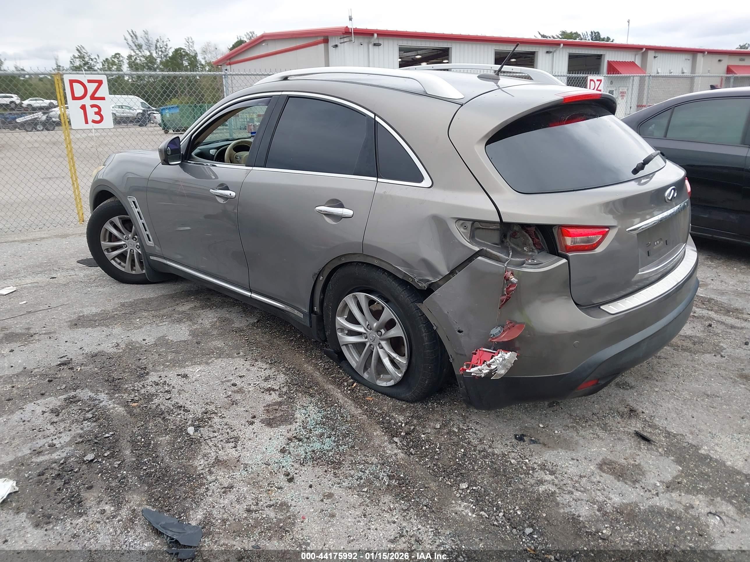 INFINITI FX35 image 3