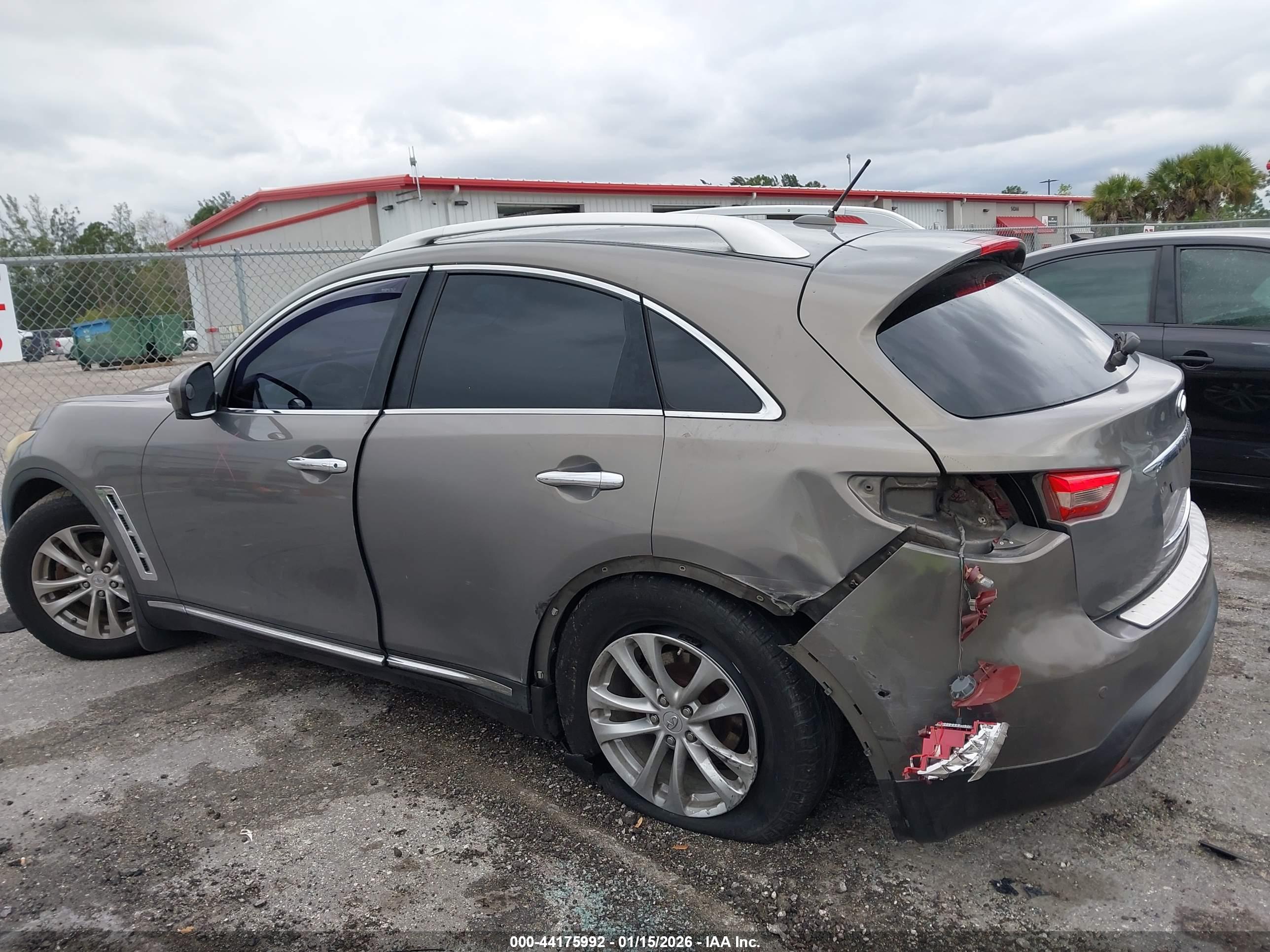 INFINITI FX35 image 6