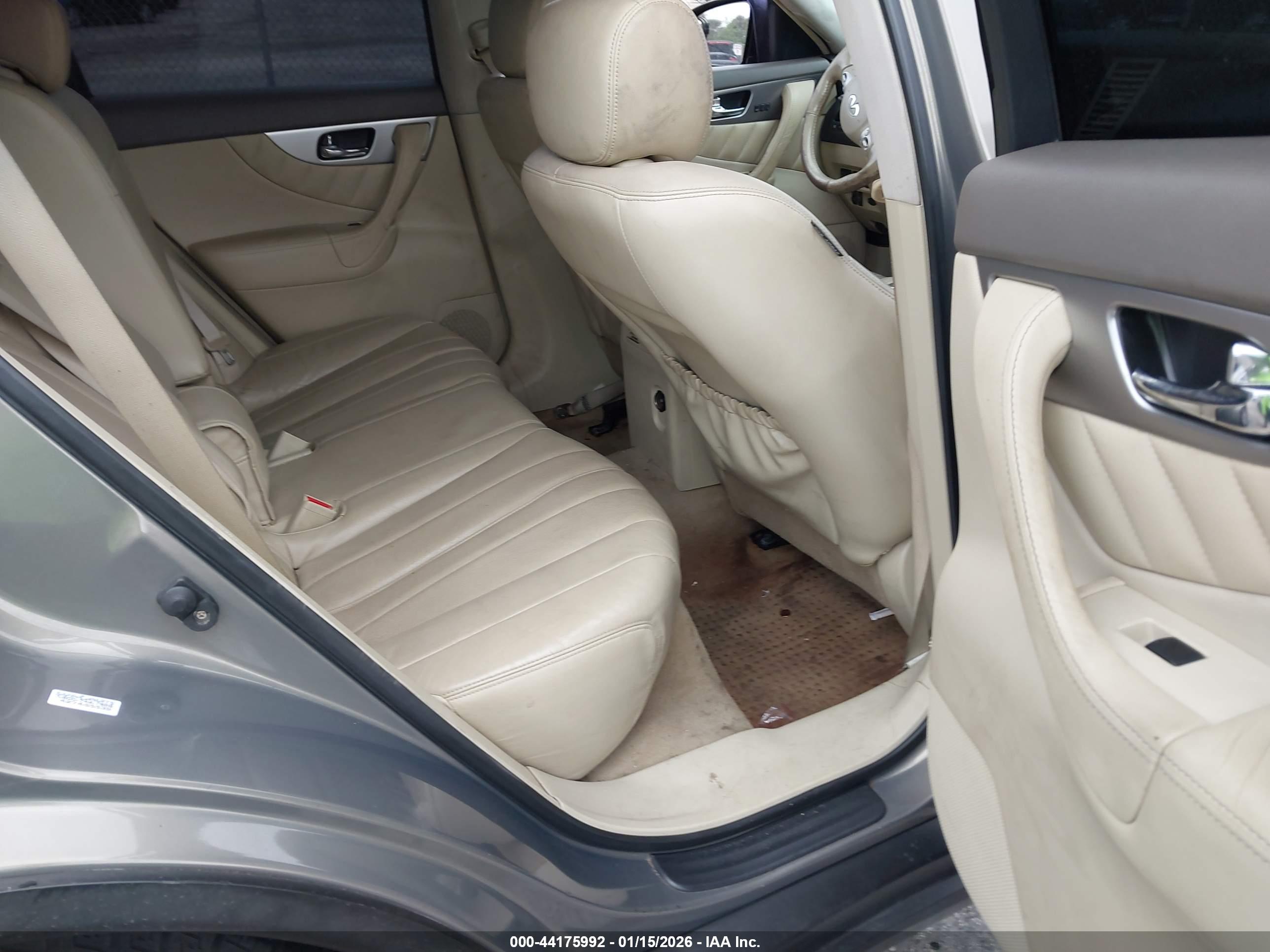 INFINITI FX35 image 8