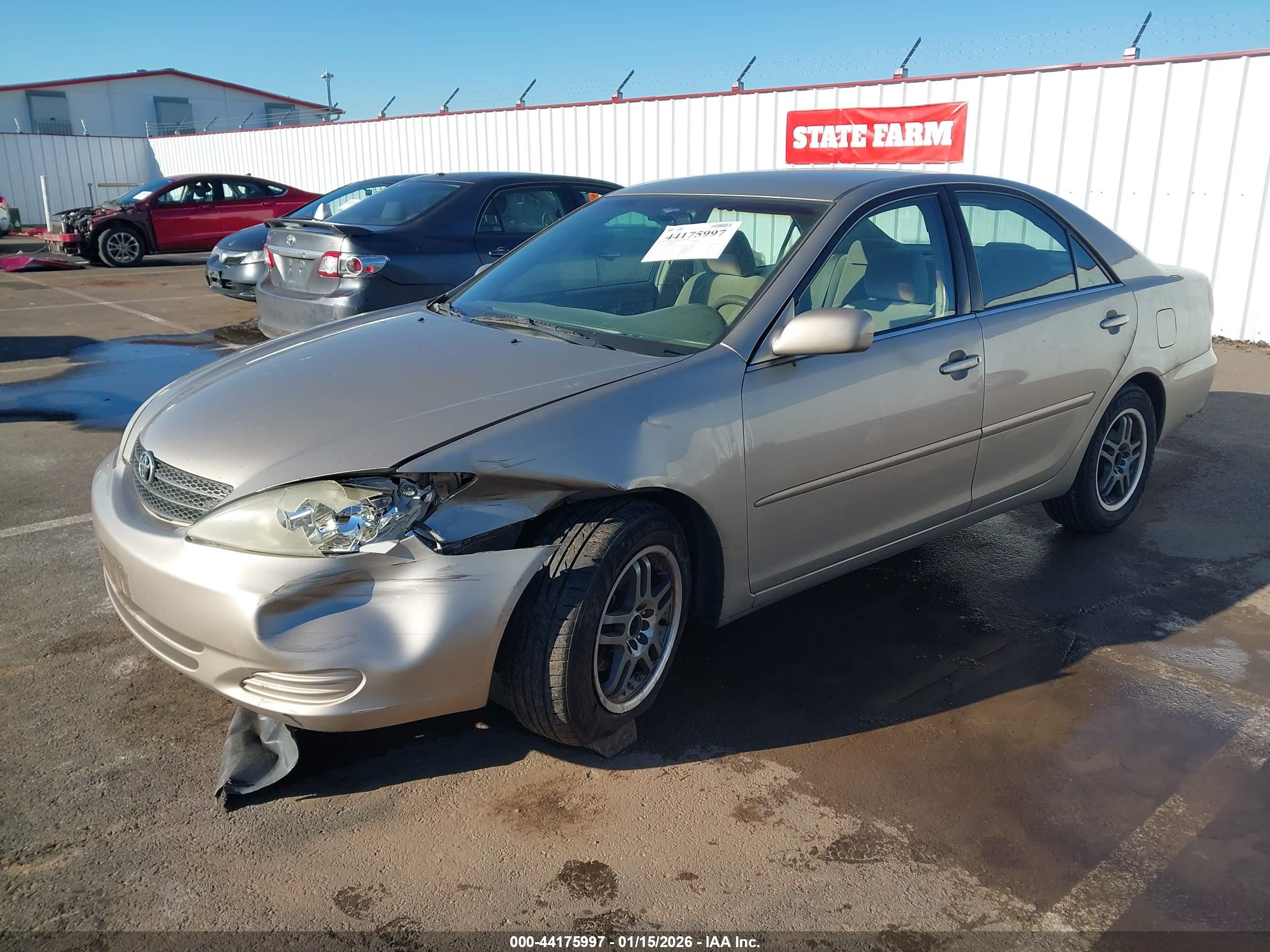TOYOTA CAMRY image 2