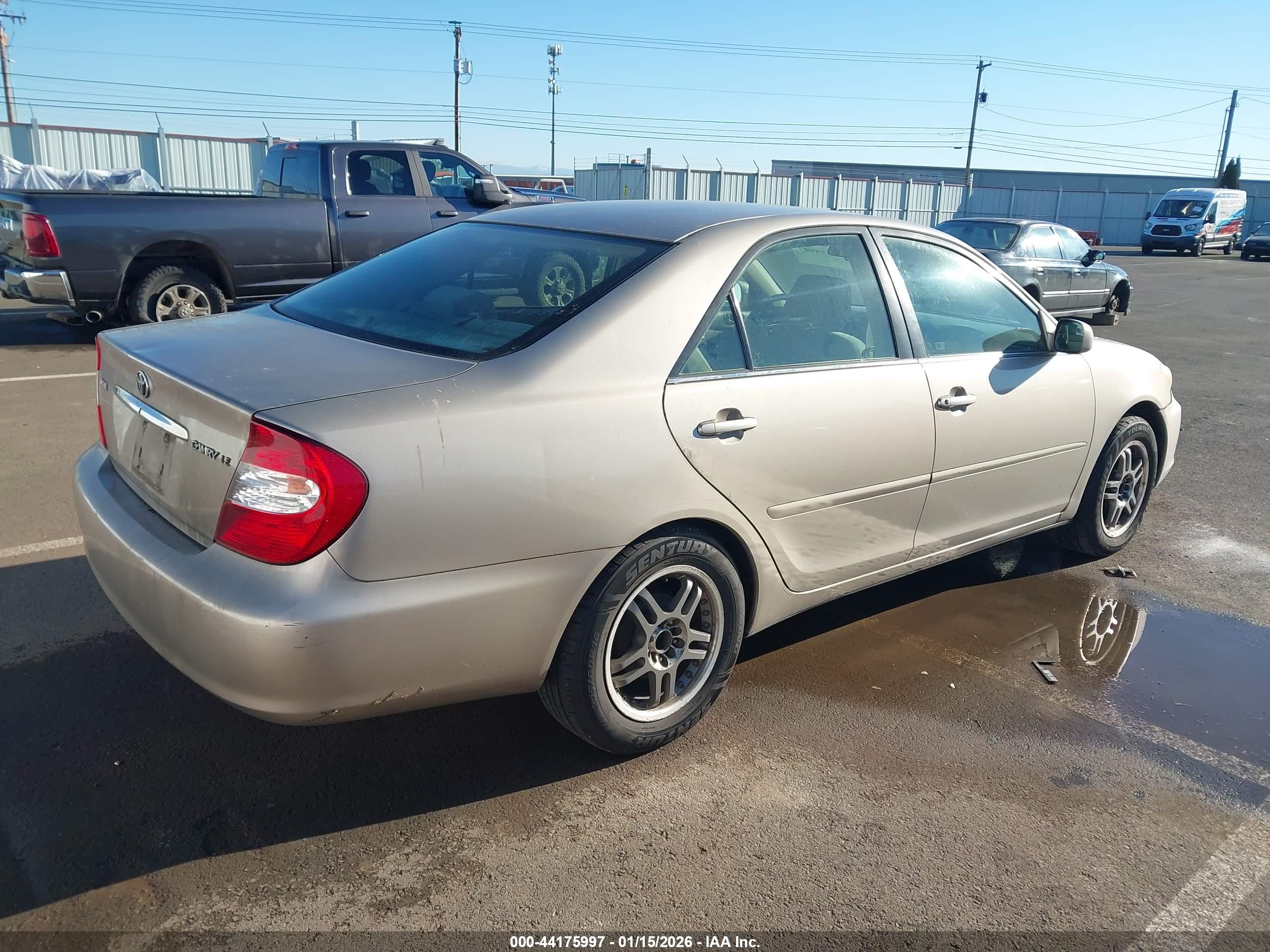 TOYOTA CAMRY image 4