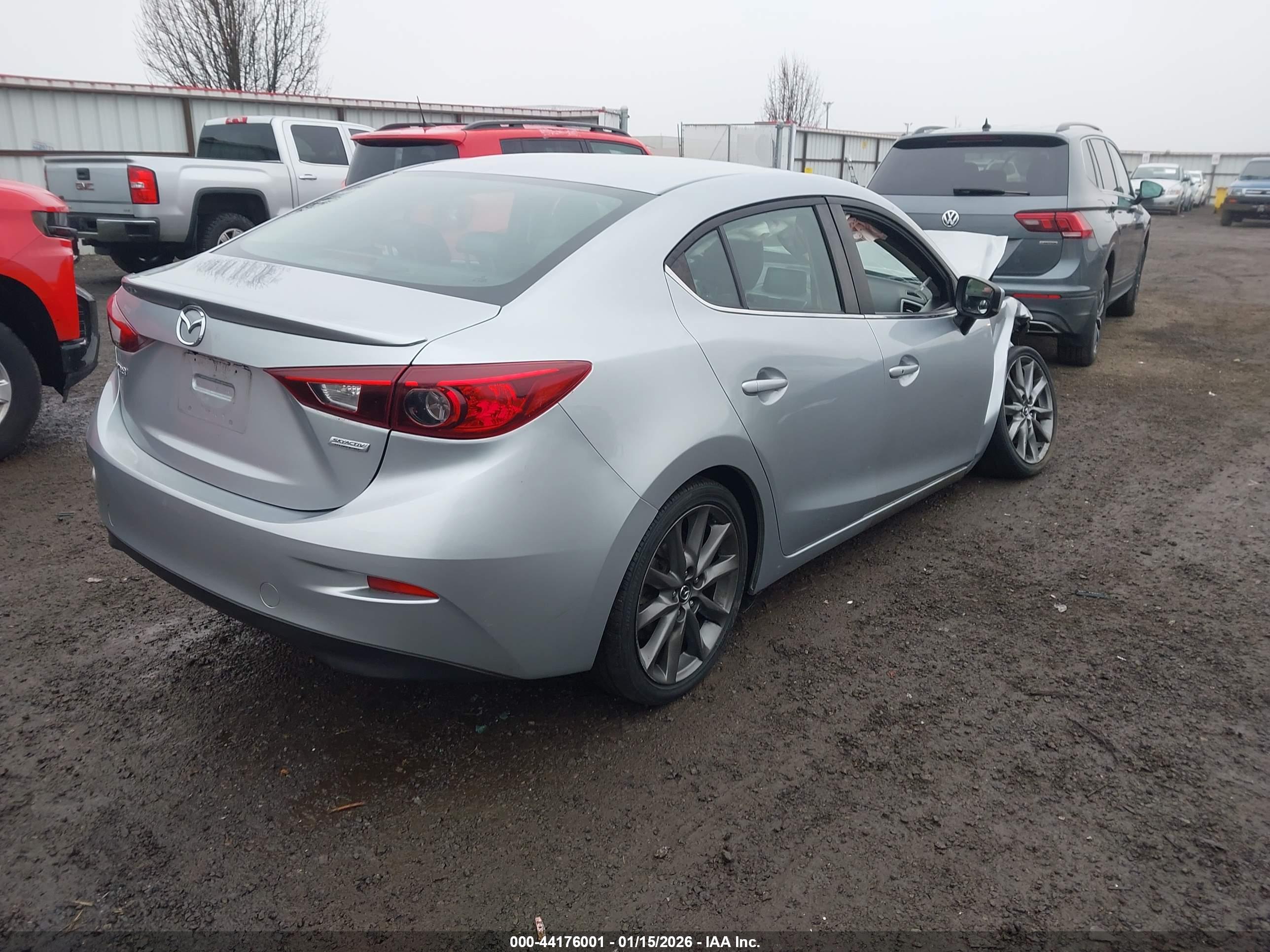 MAZDA MAZDA3 image 4