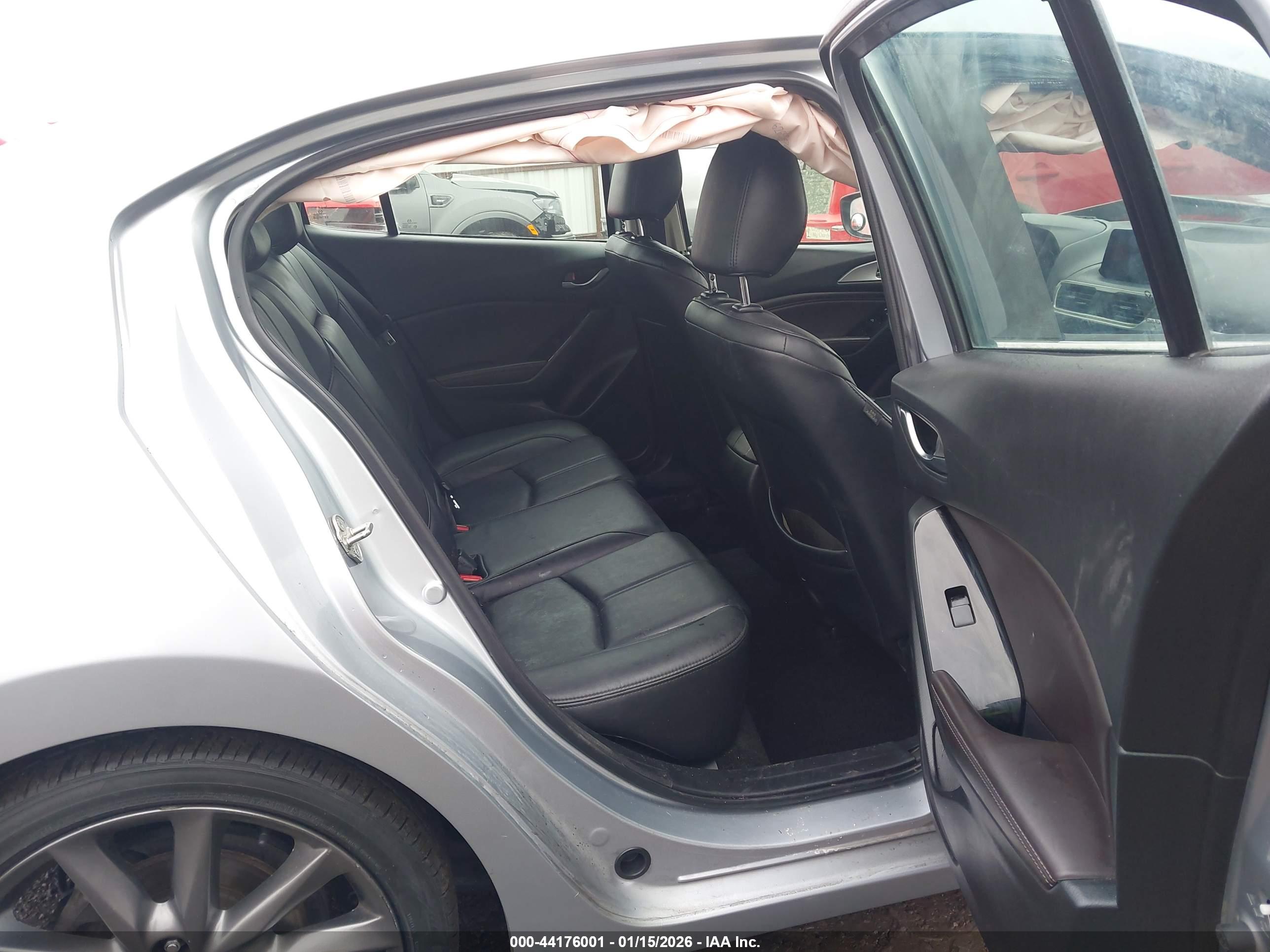 MAZDA MAZDA3 image 8