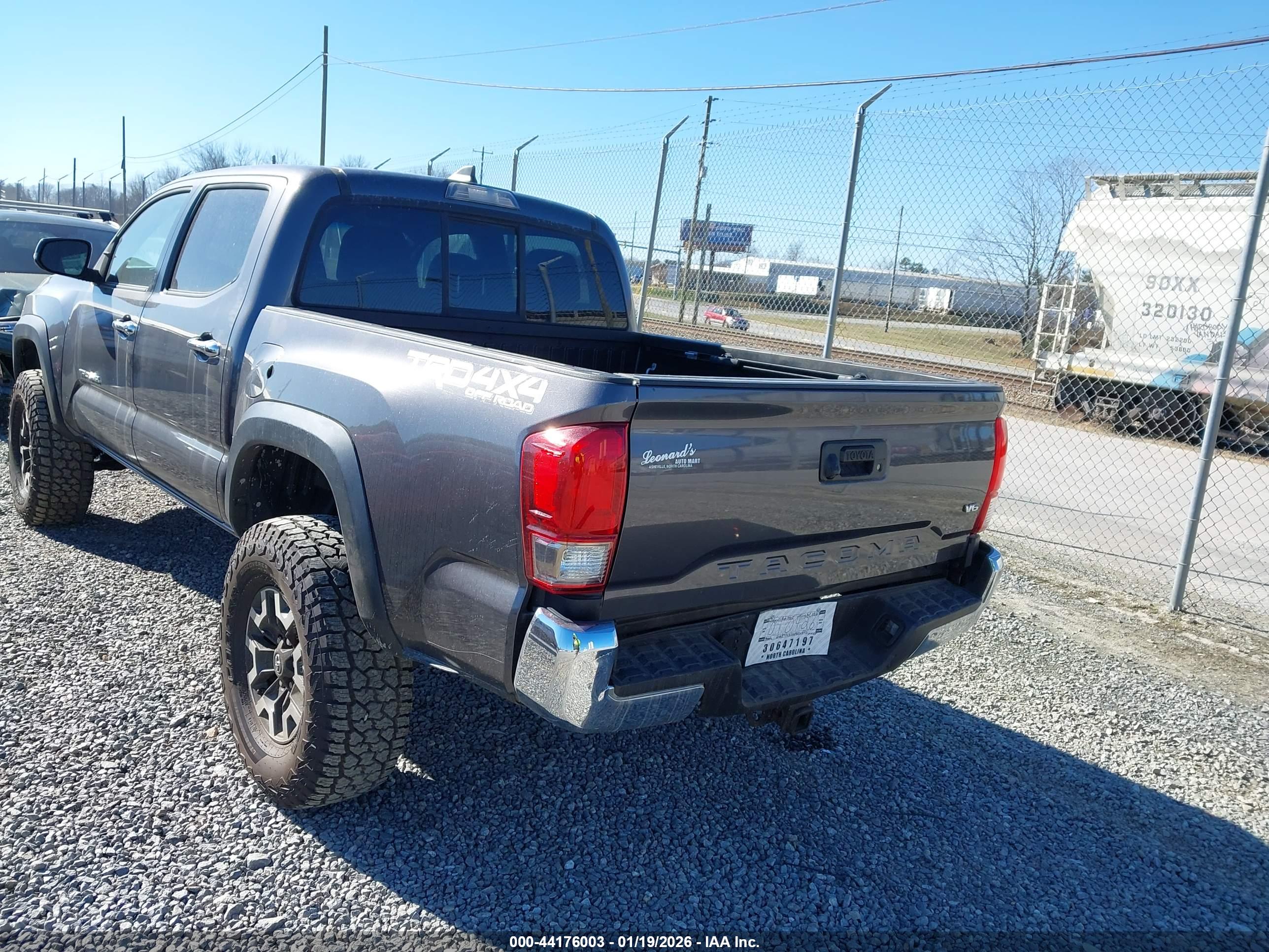 TOYOTA TACOMA image 3