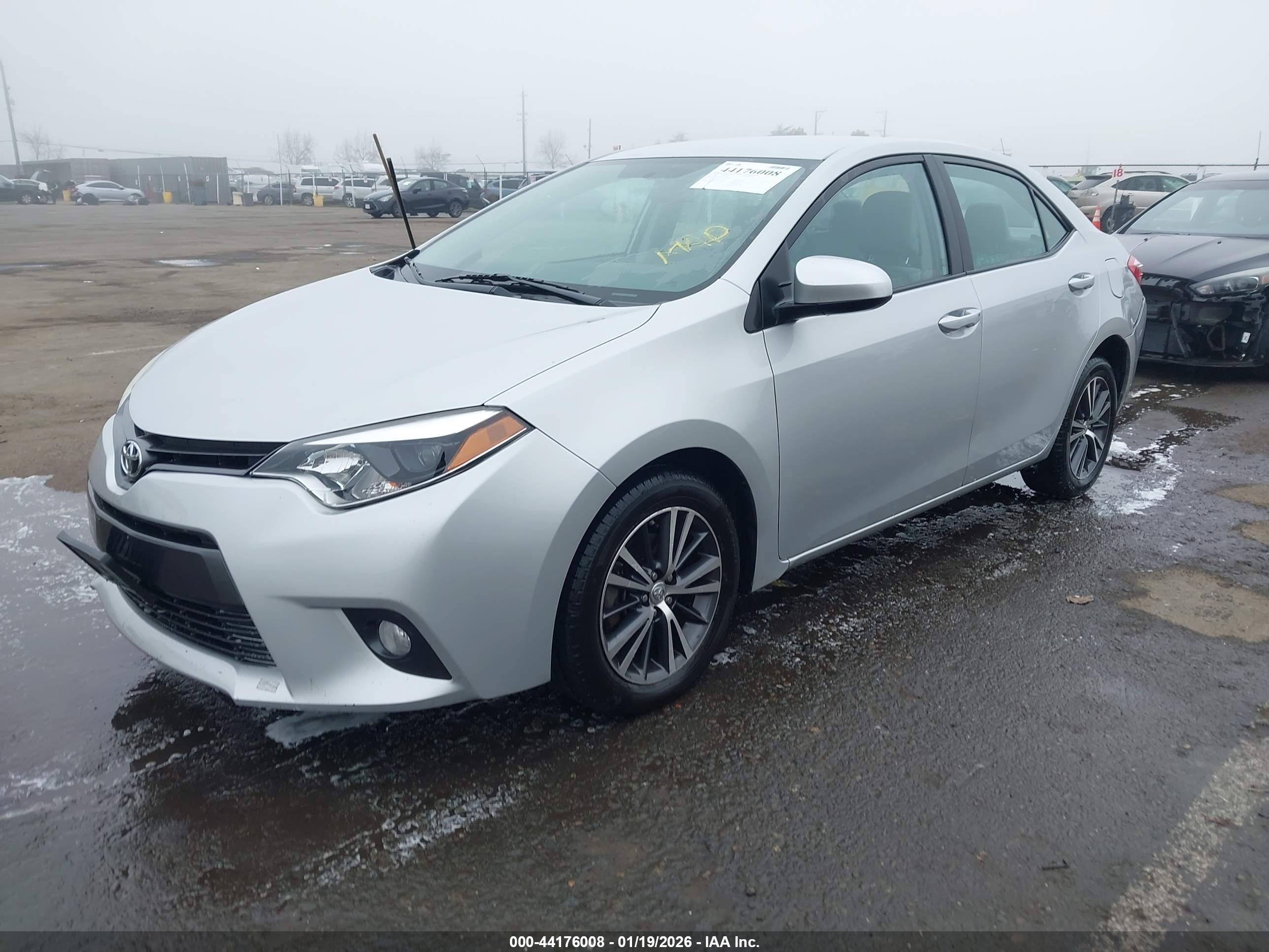 TOYOTA COROLLA image 2