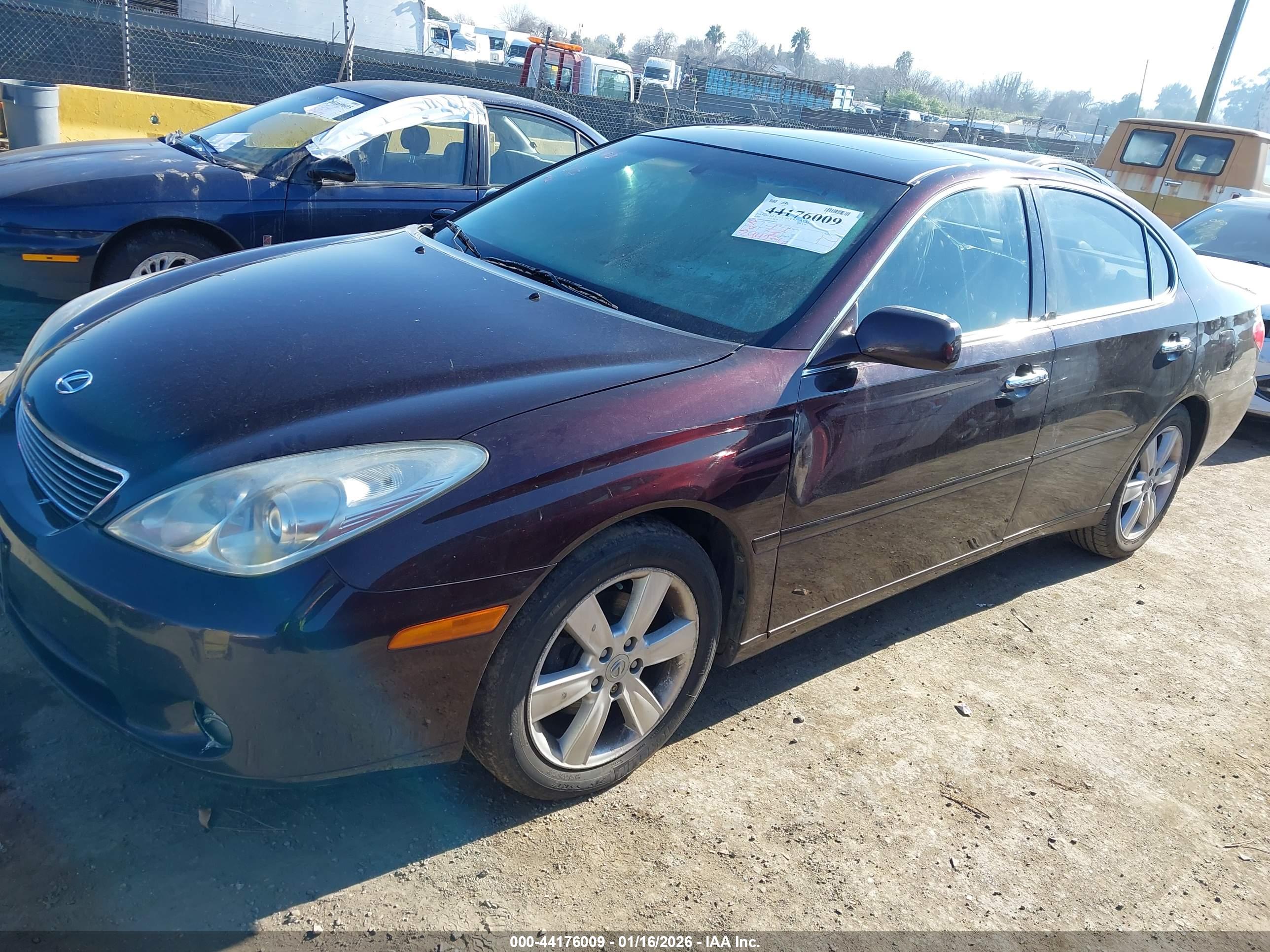 LEXUS ES image 2