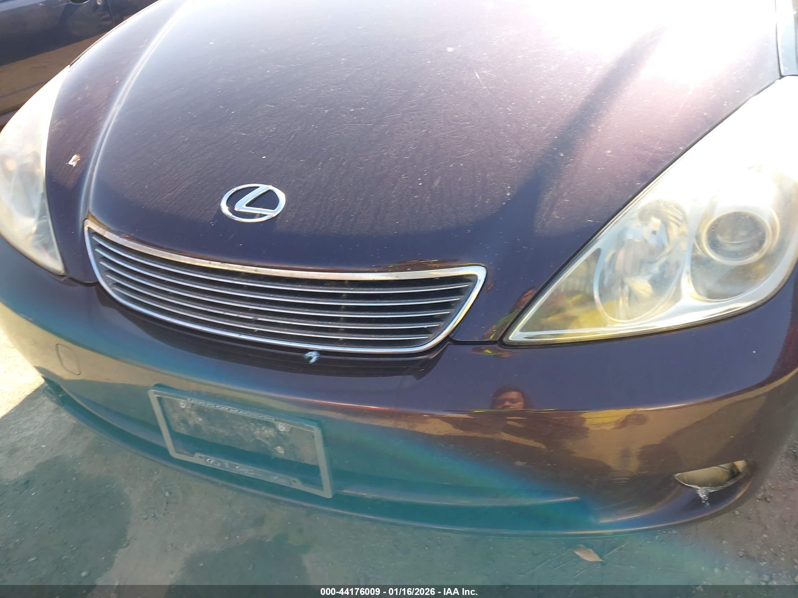 LEXUS ES image 6