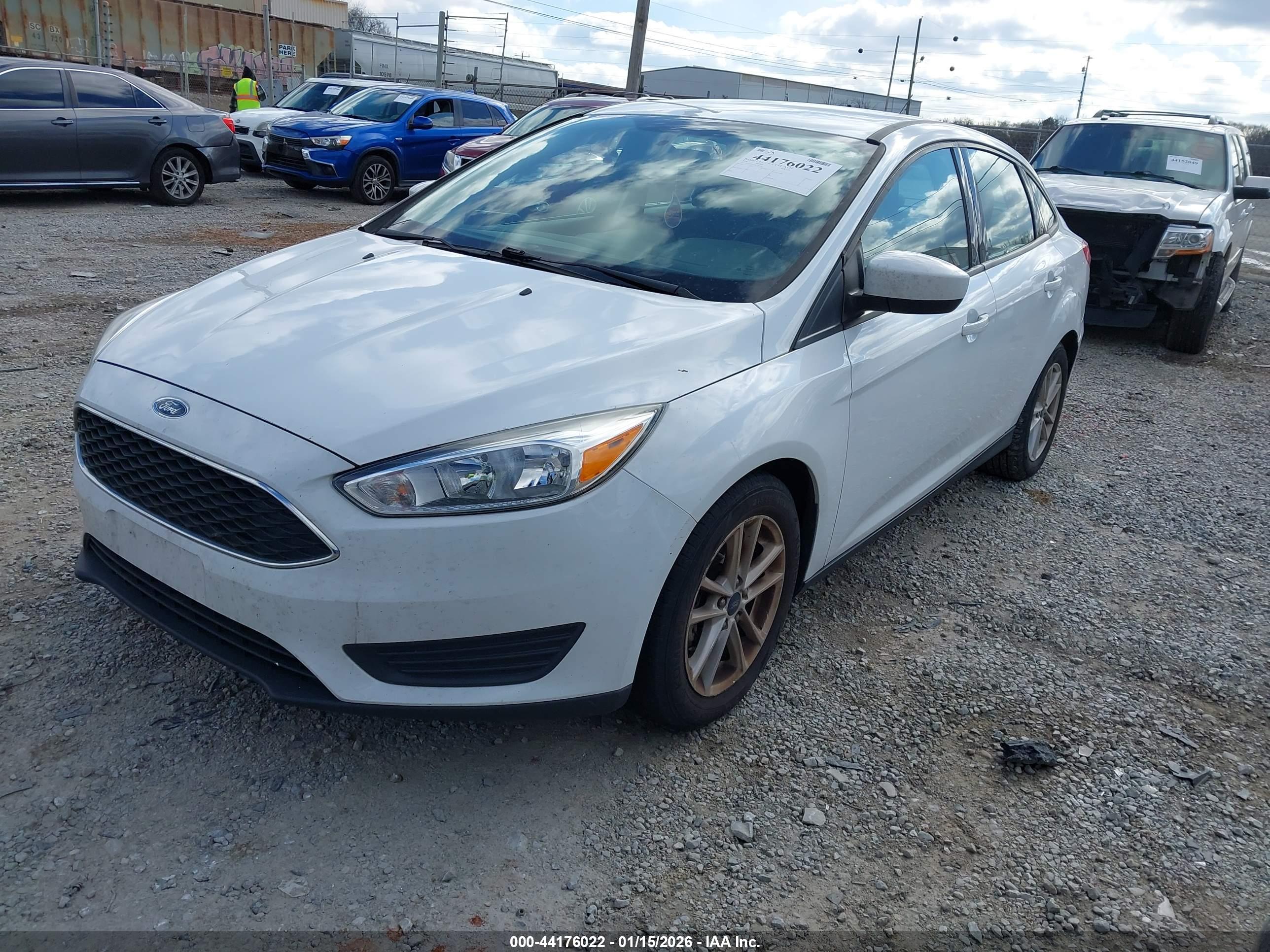 FORD FOCUS image 2