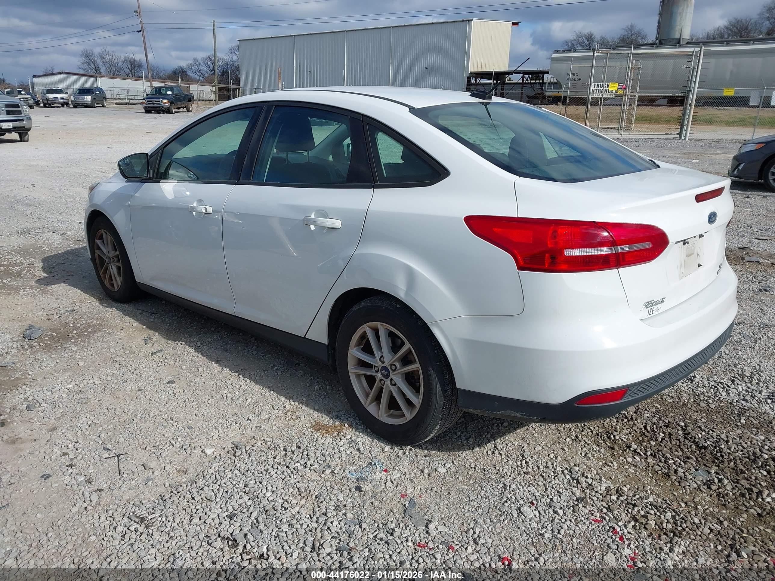FORD FOCUS image 3
