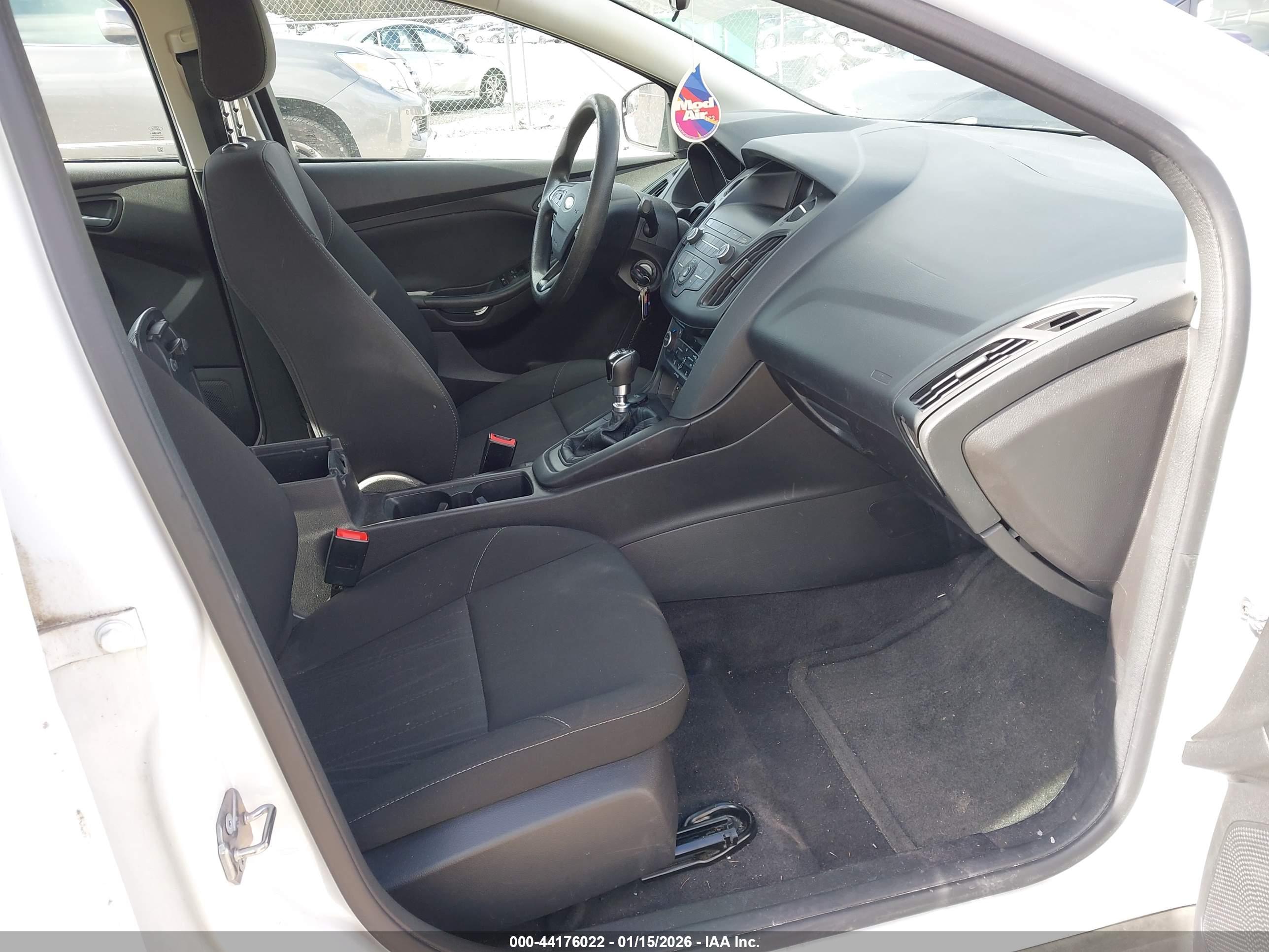 FORD FOCUS image 5