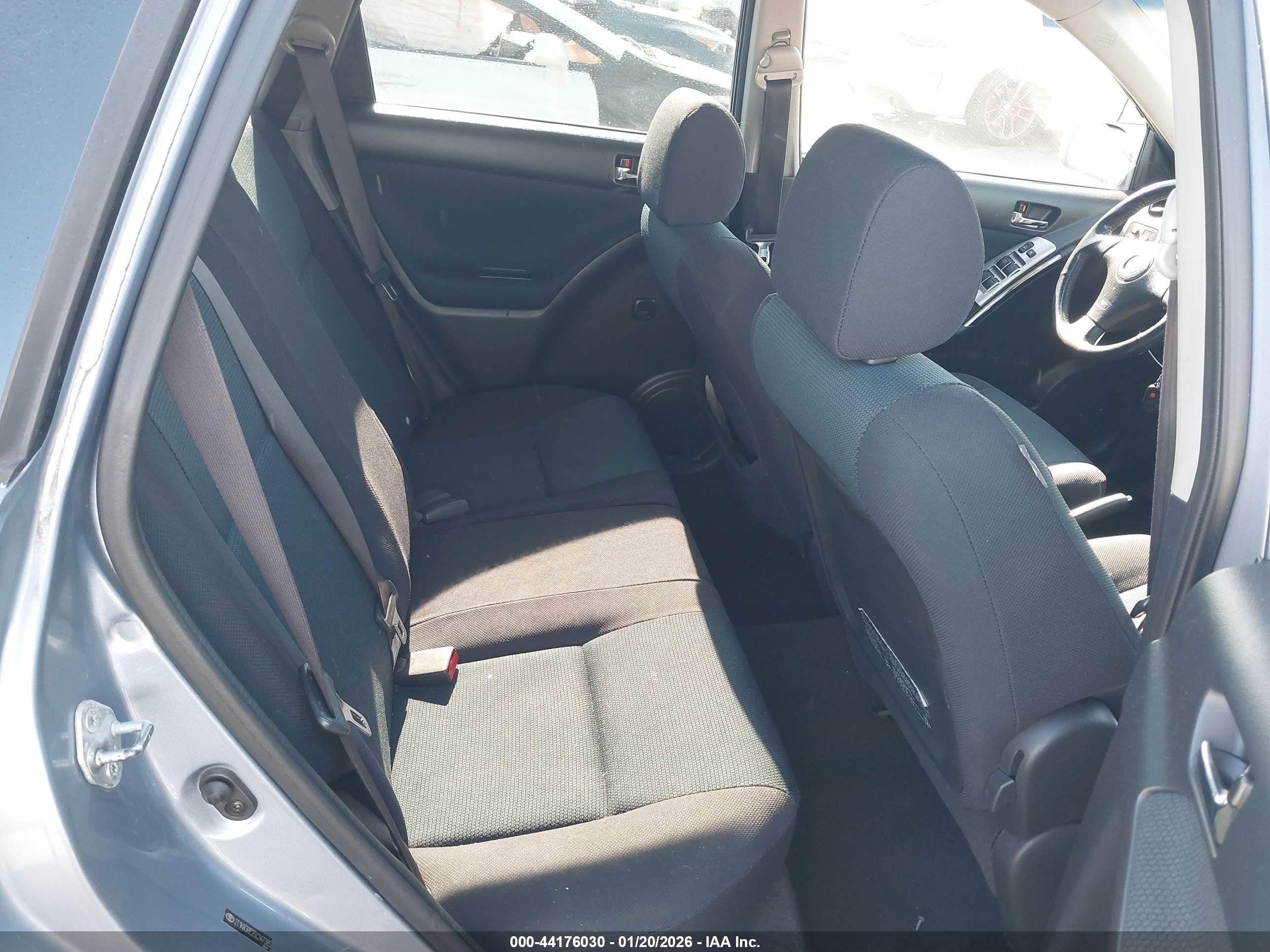 TOYOTA MATRIX image 8