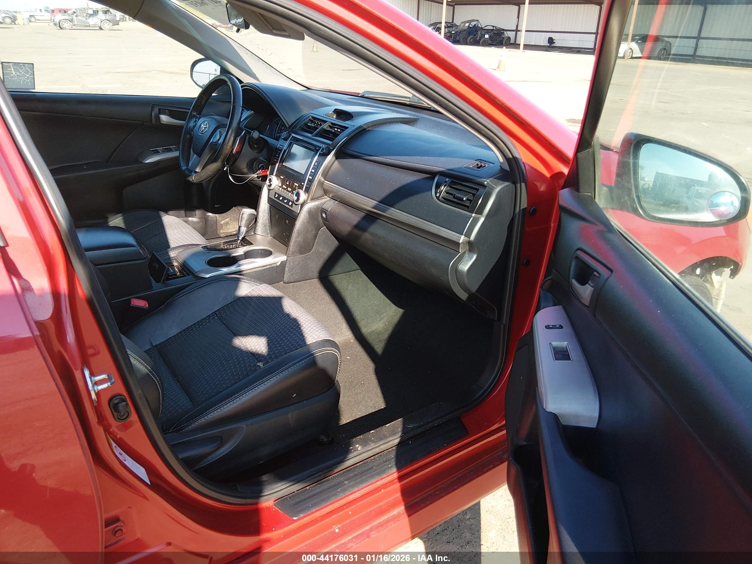 TOYOTA CAMRY image 5