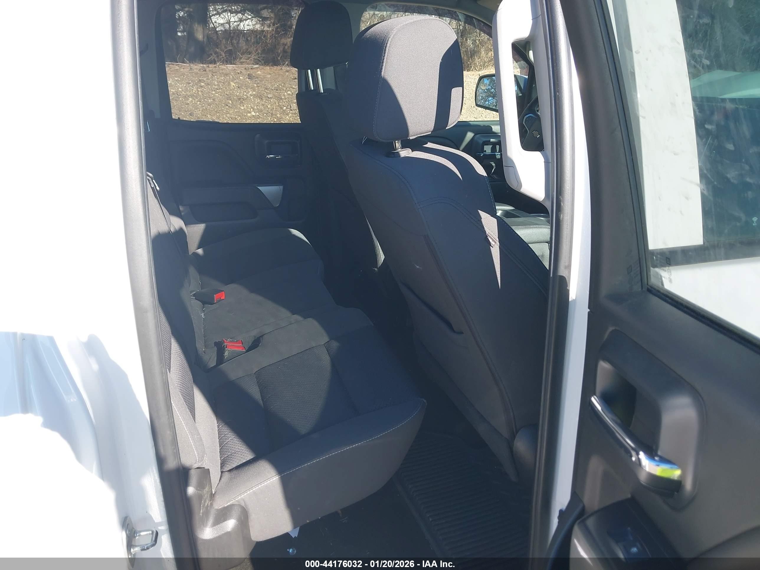 CHEVROLET SILVERADO image 8