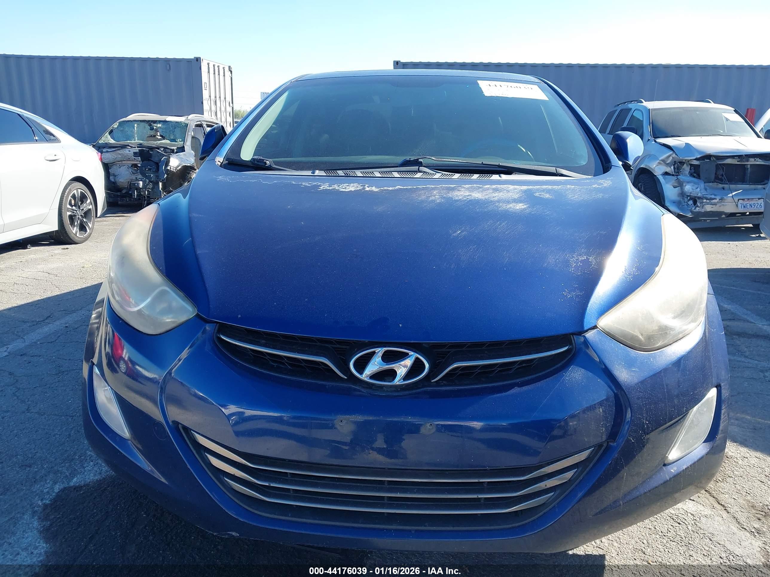 HYUNDAI ELANTRA image 6