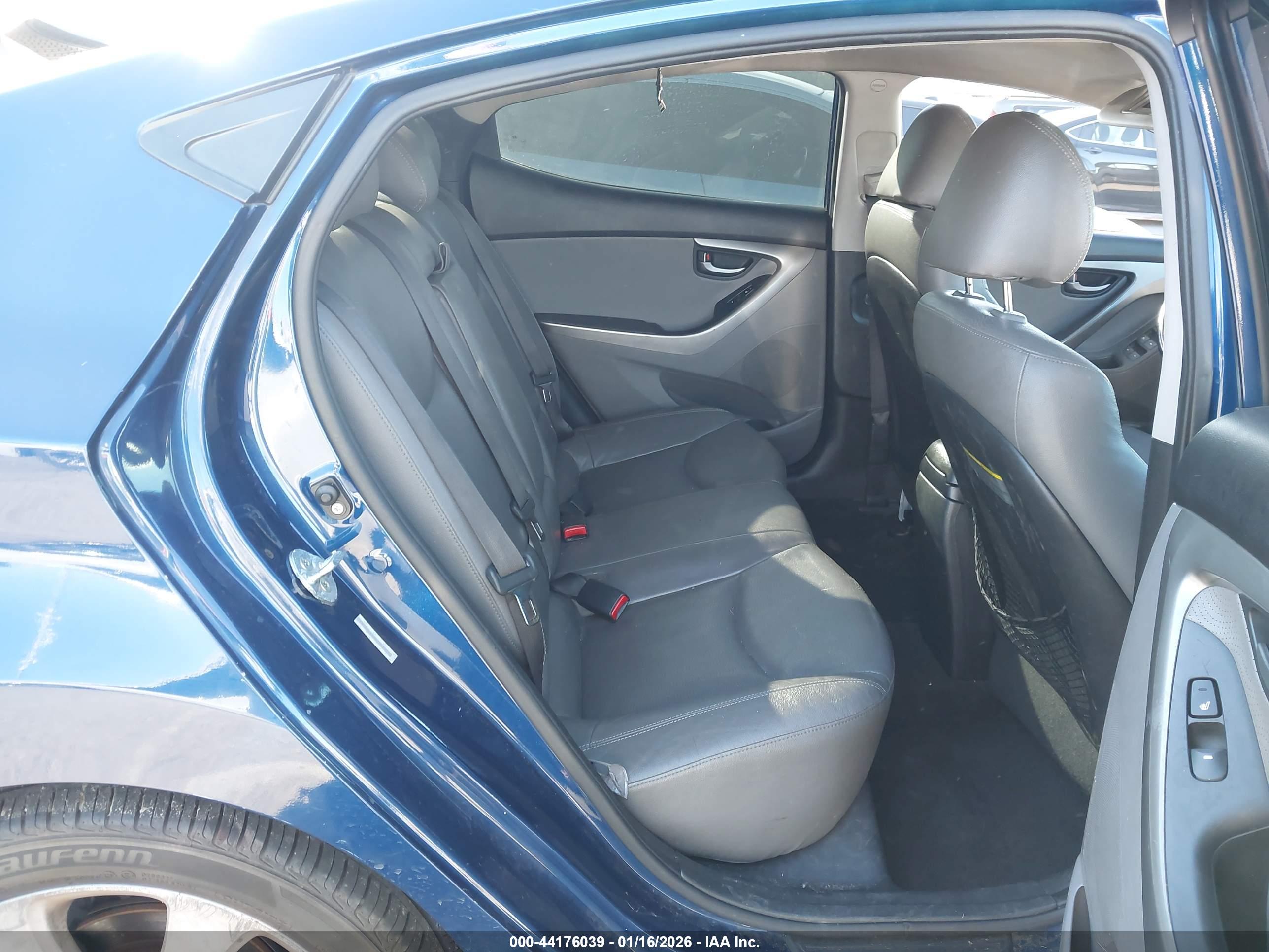HYUNDAI ELANTRA image 8