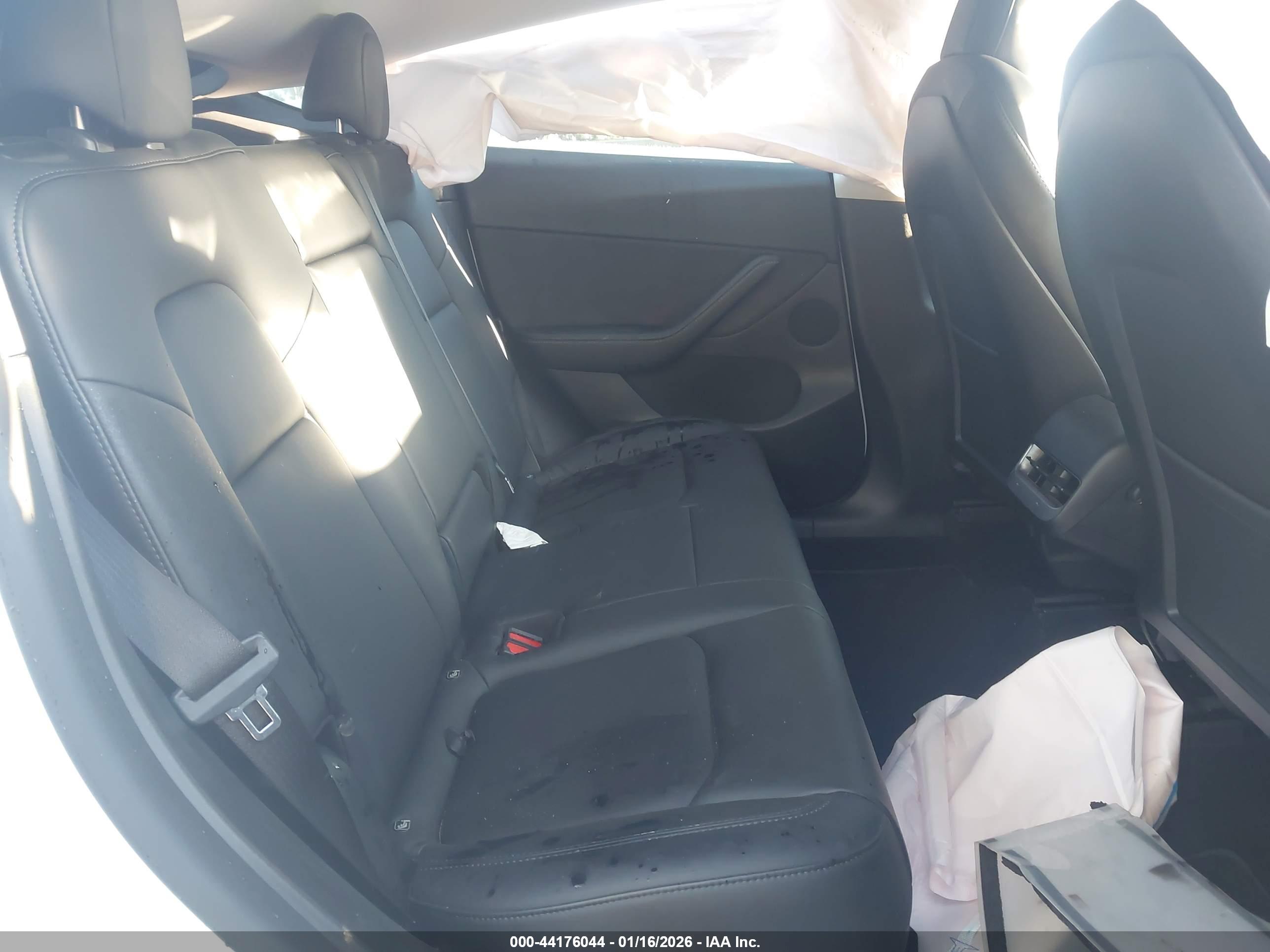 TESLA MODEL image 8