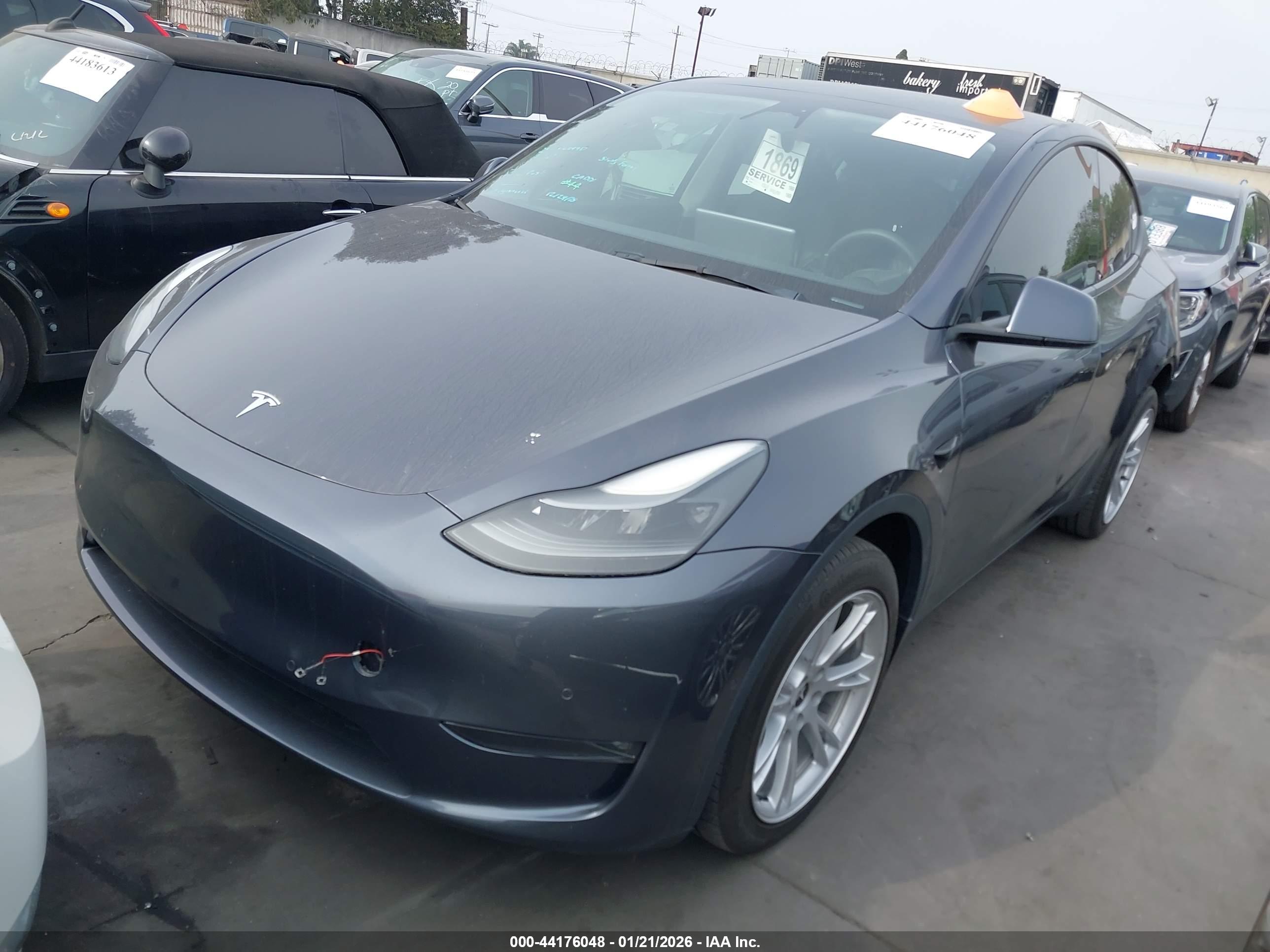 TESLA MODEL image 2