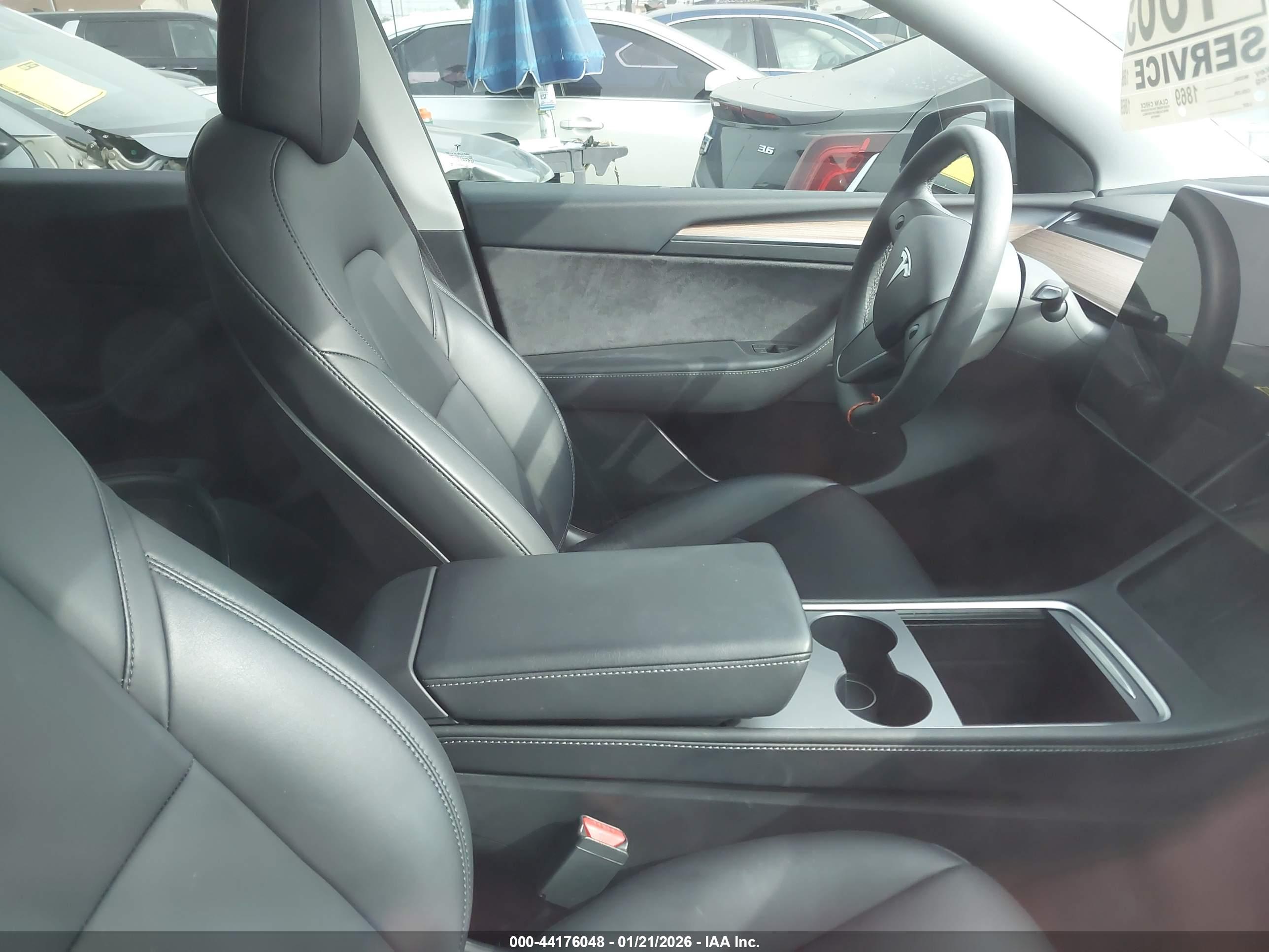 TESLA MODEL image 5