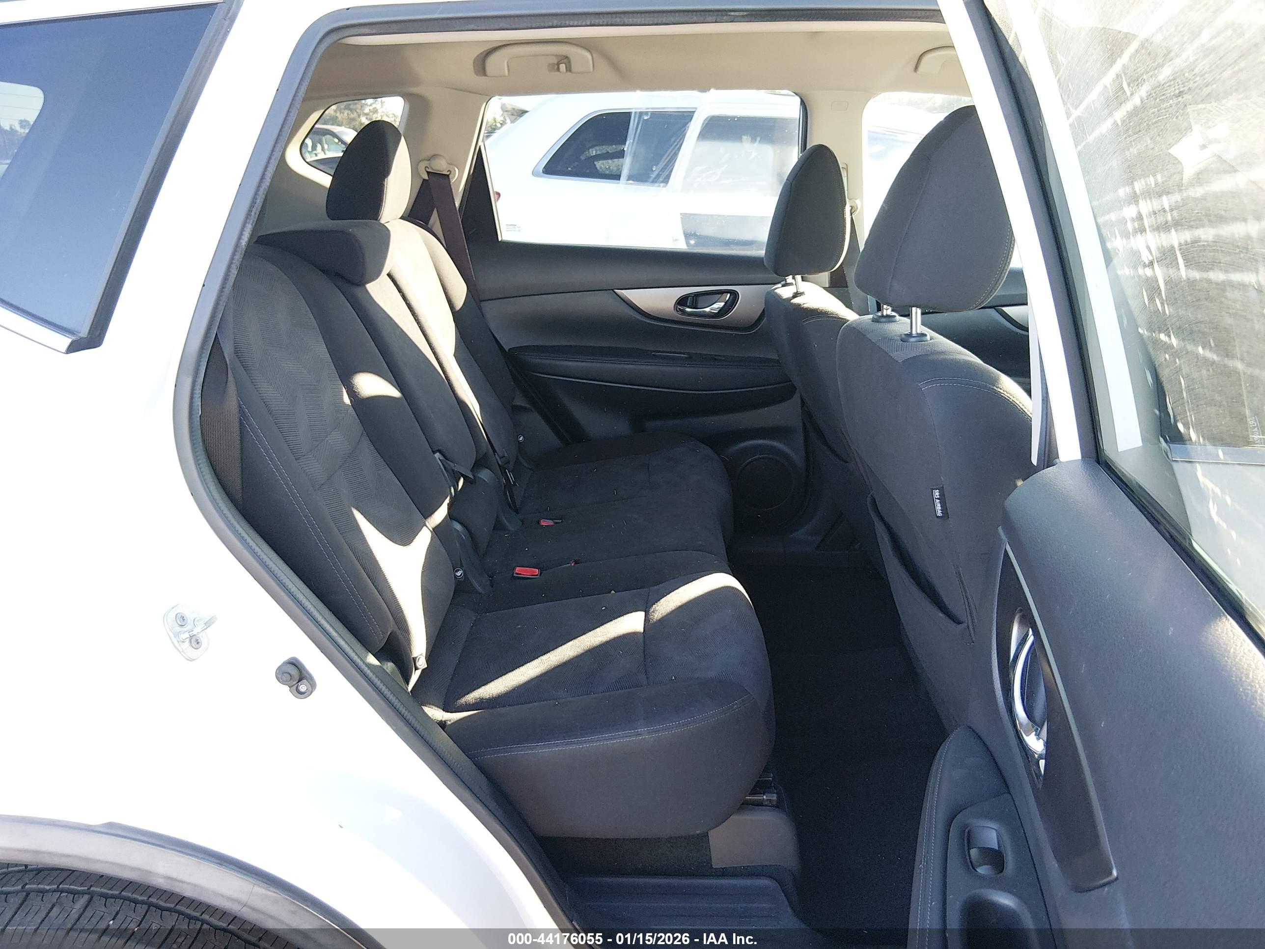 NISSAN ROGUE image 8