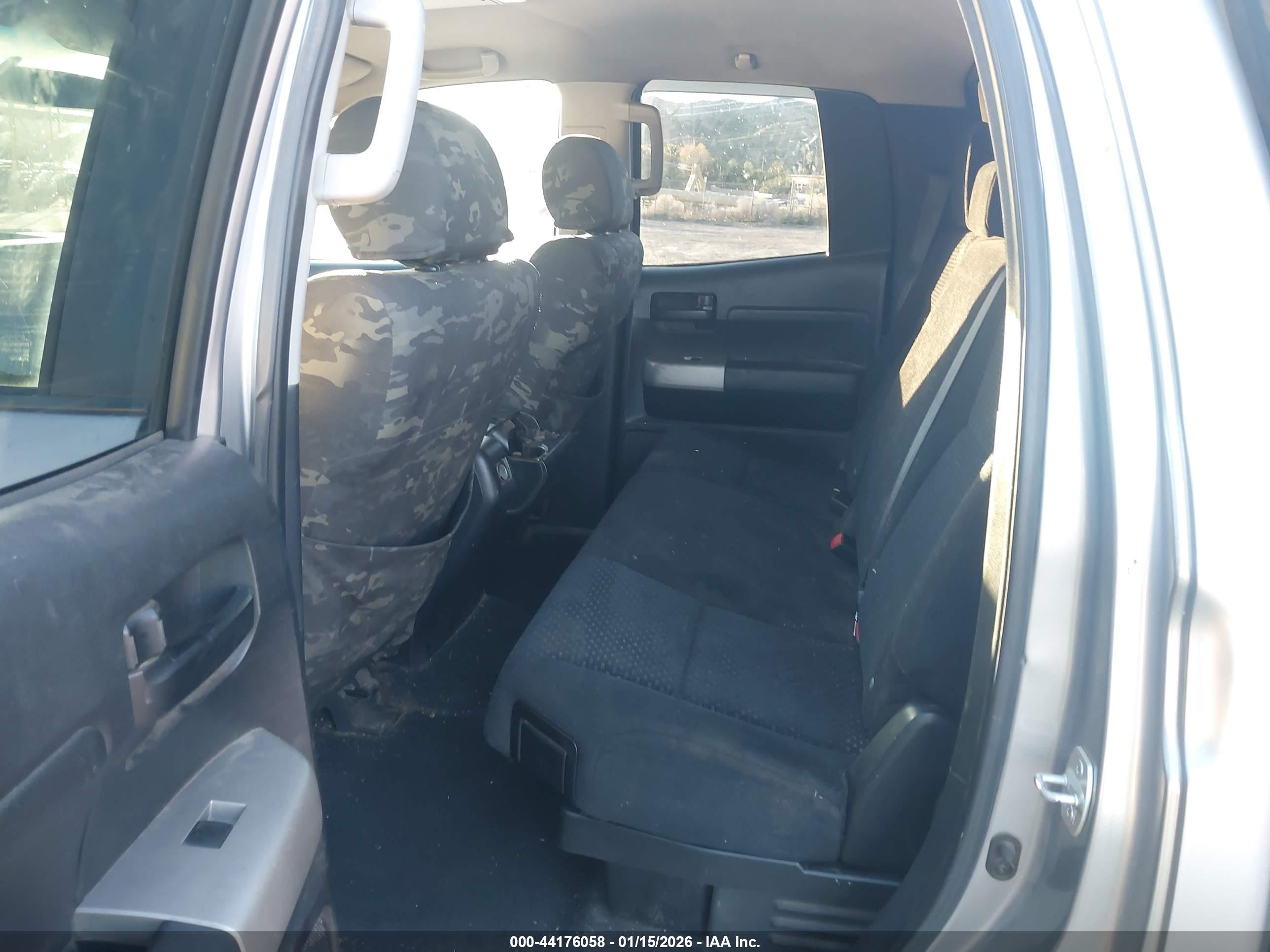 TOYOTA TUNDRA image 8
