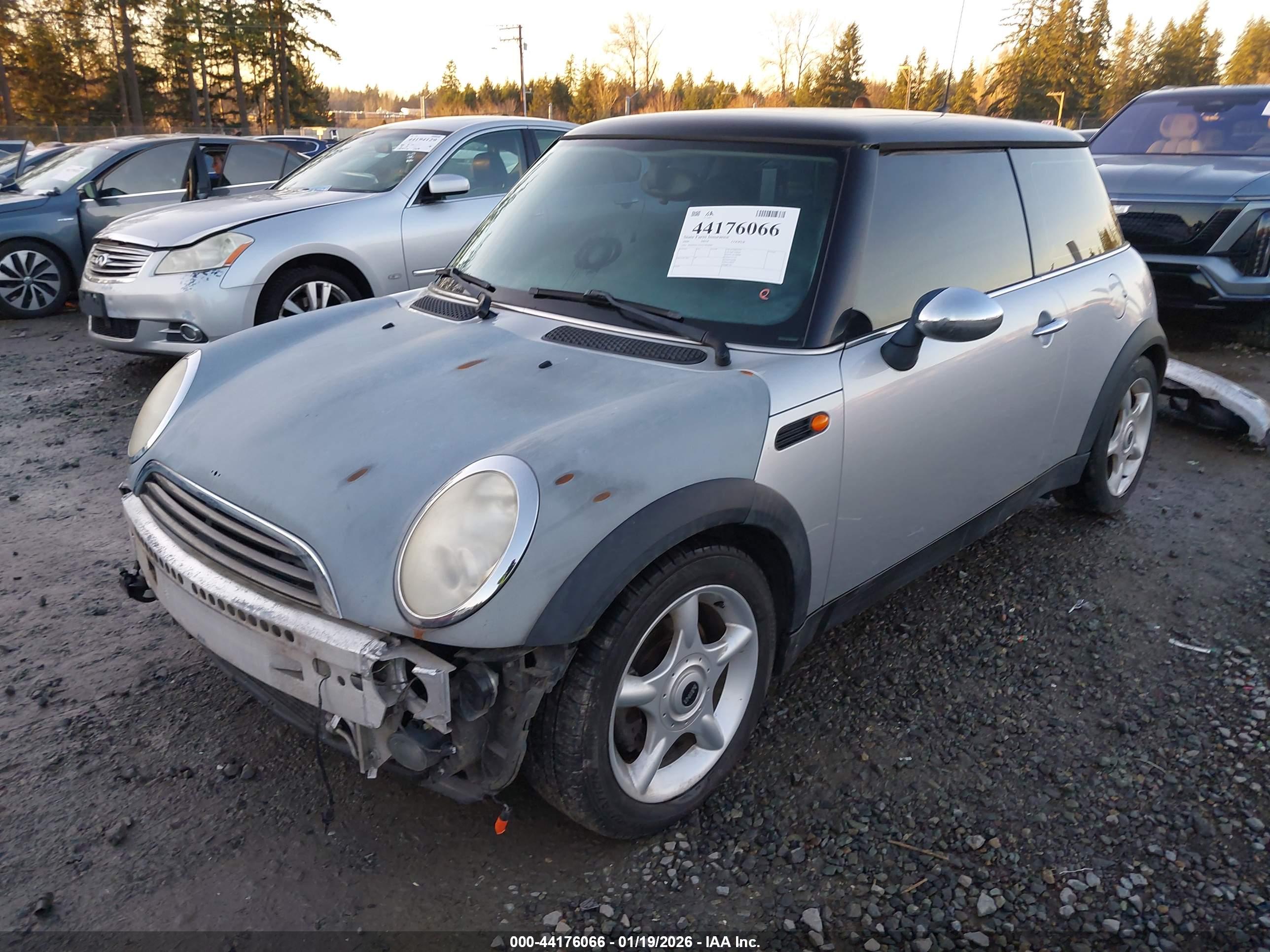 MINI COOPER image 2
