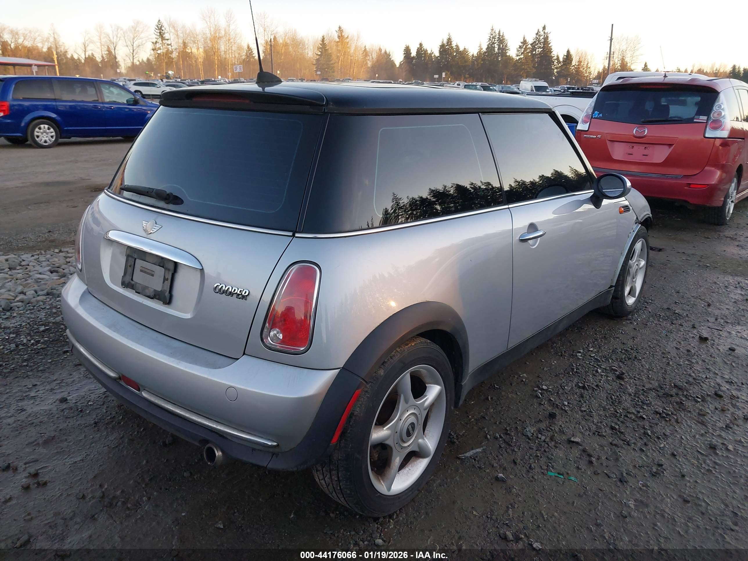 MINI COOPER image 4