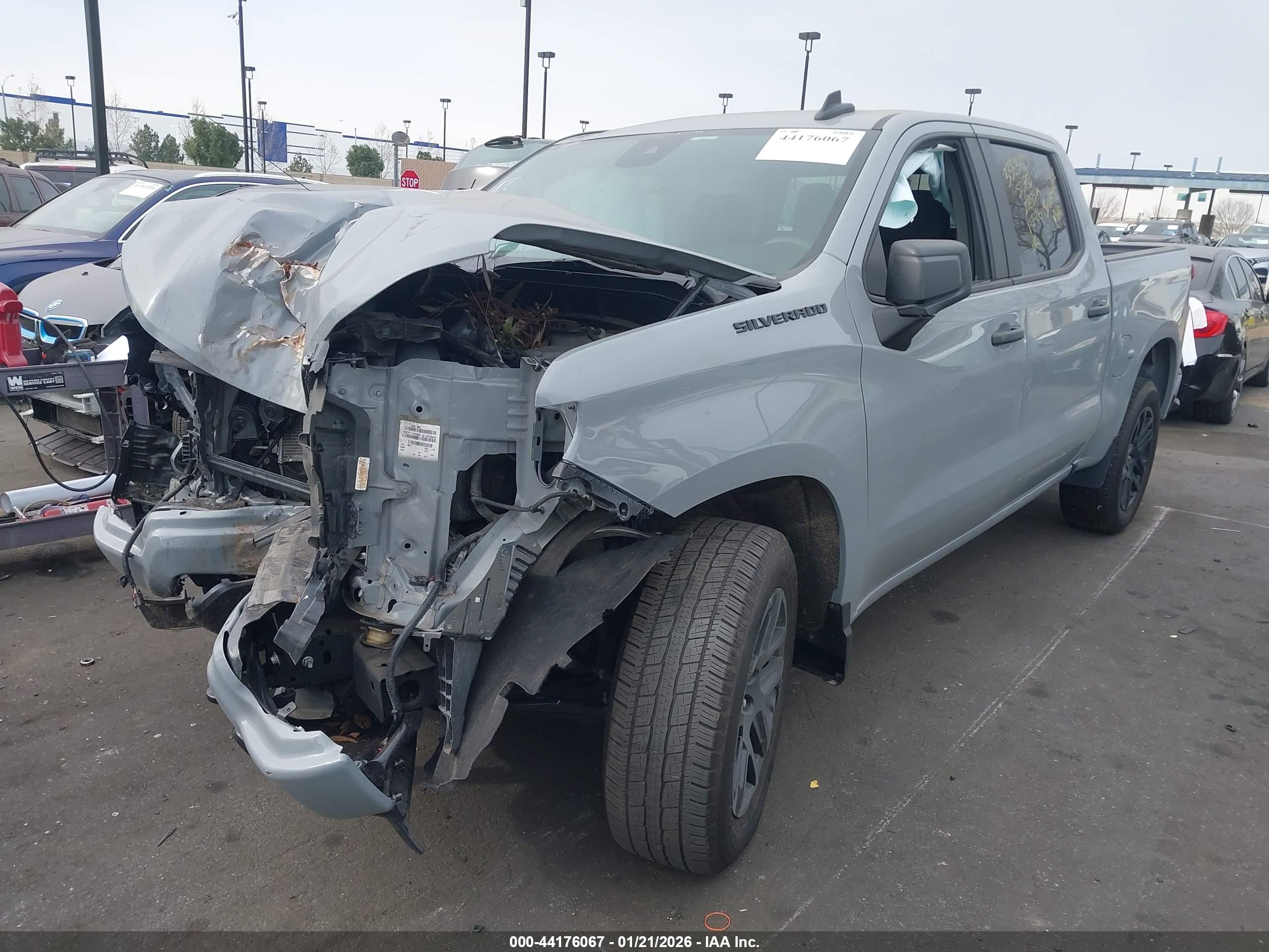 CHEVROLET SILVERADO image 2